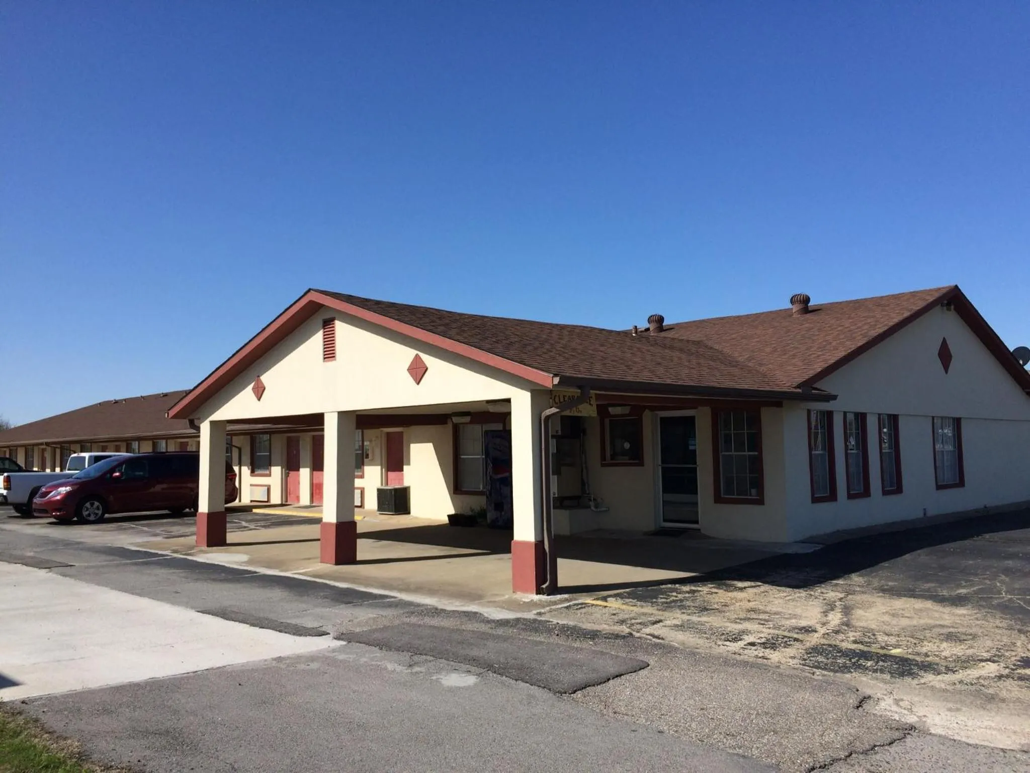 Facade/entrance in Rexdale Inn