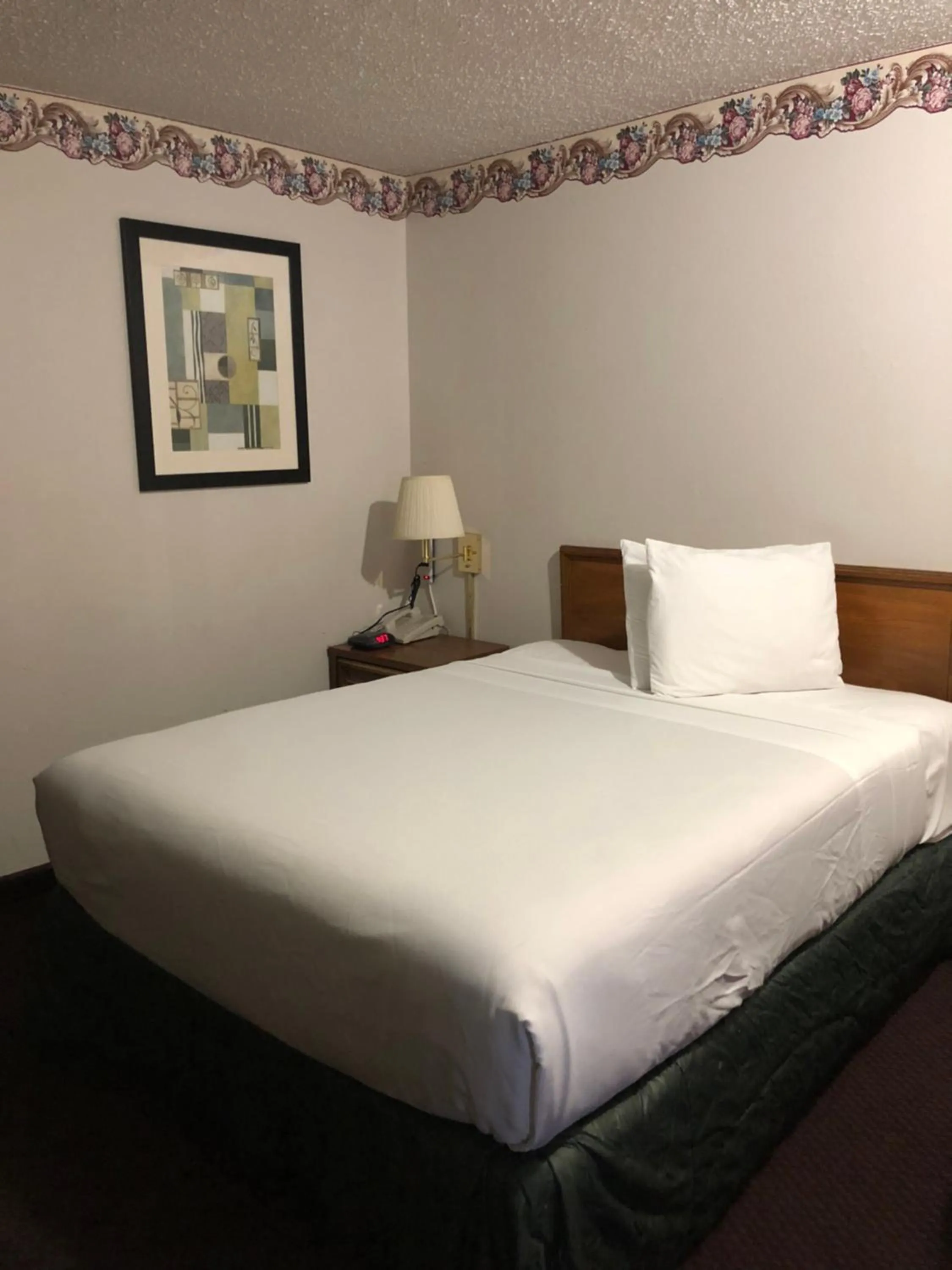 Bed in Rexdale Inn