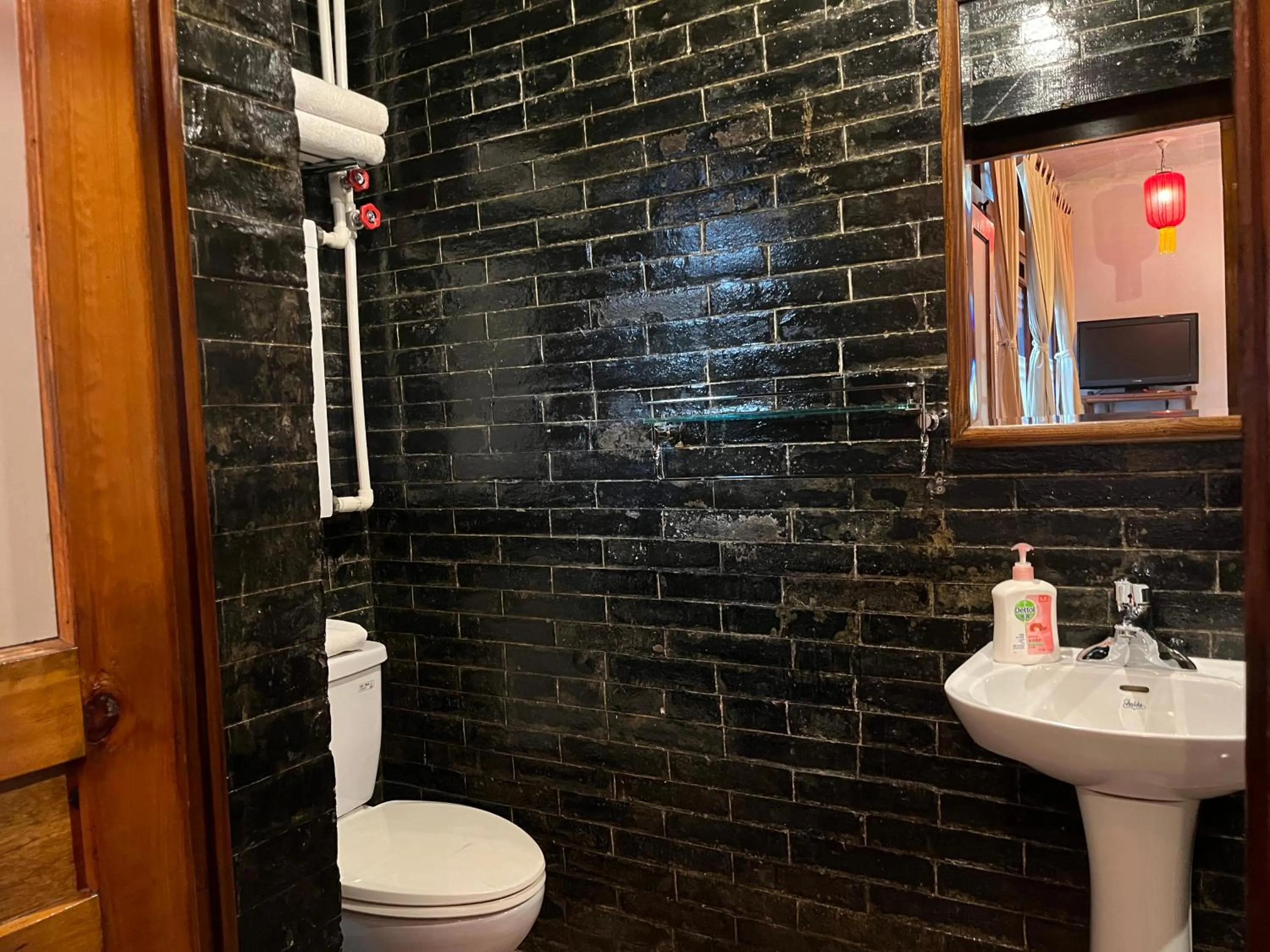 Shower in Pingyao Yide Hotel
