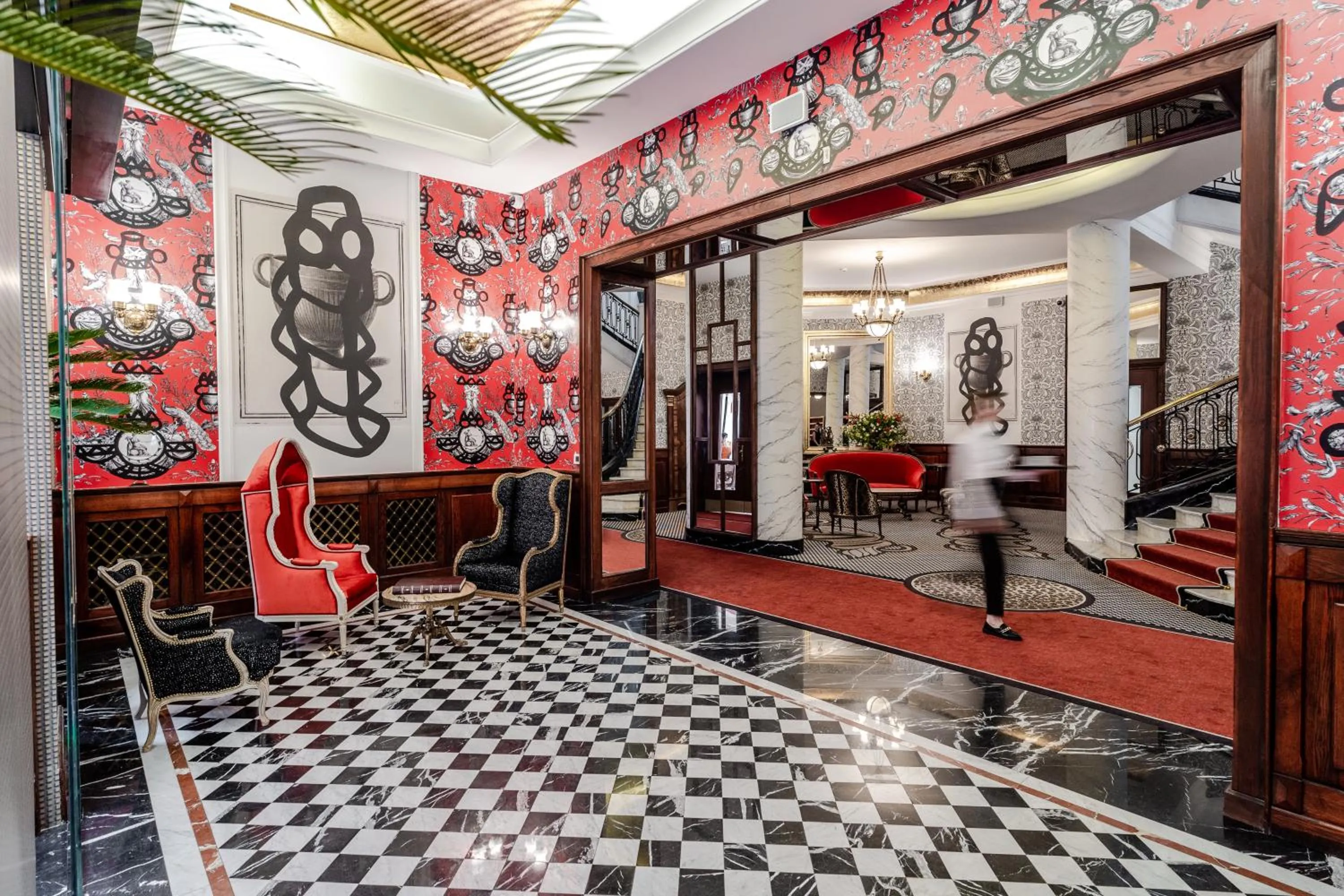 Lobby or reception in Hotel H15 Francuski Old Town - Destigo Hotels