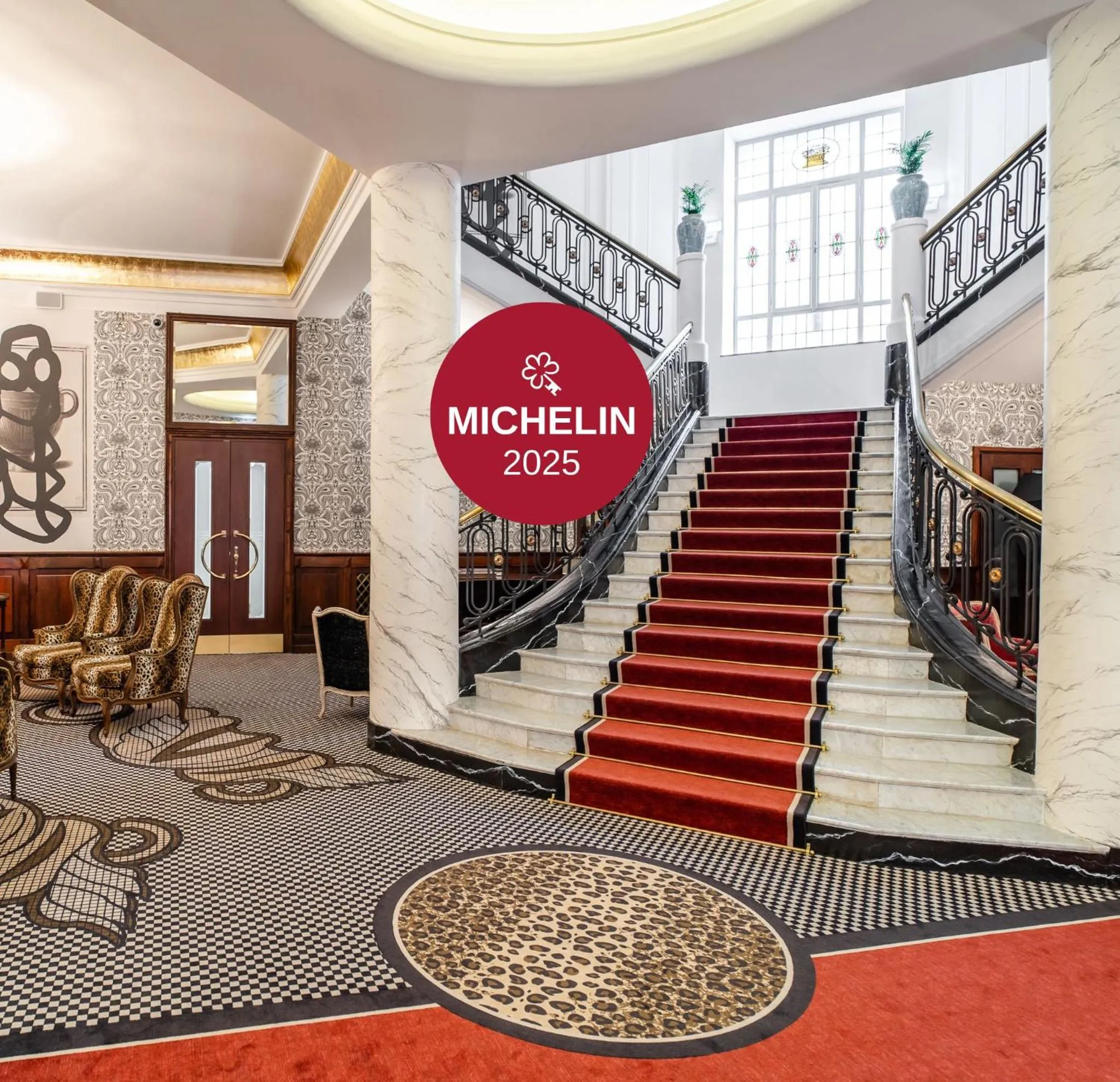 Lobby or reception in Hotel H15 Francuski Old Town - Destigo Hotels