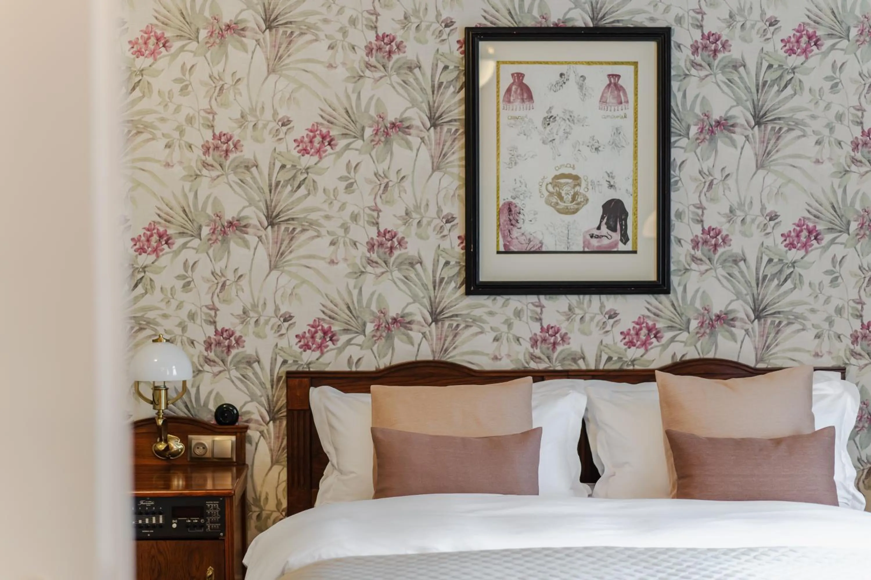 Bed in Hotel H15 Francuski Old Town - Destigo Hotels