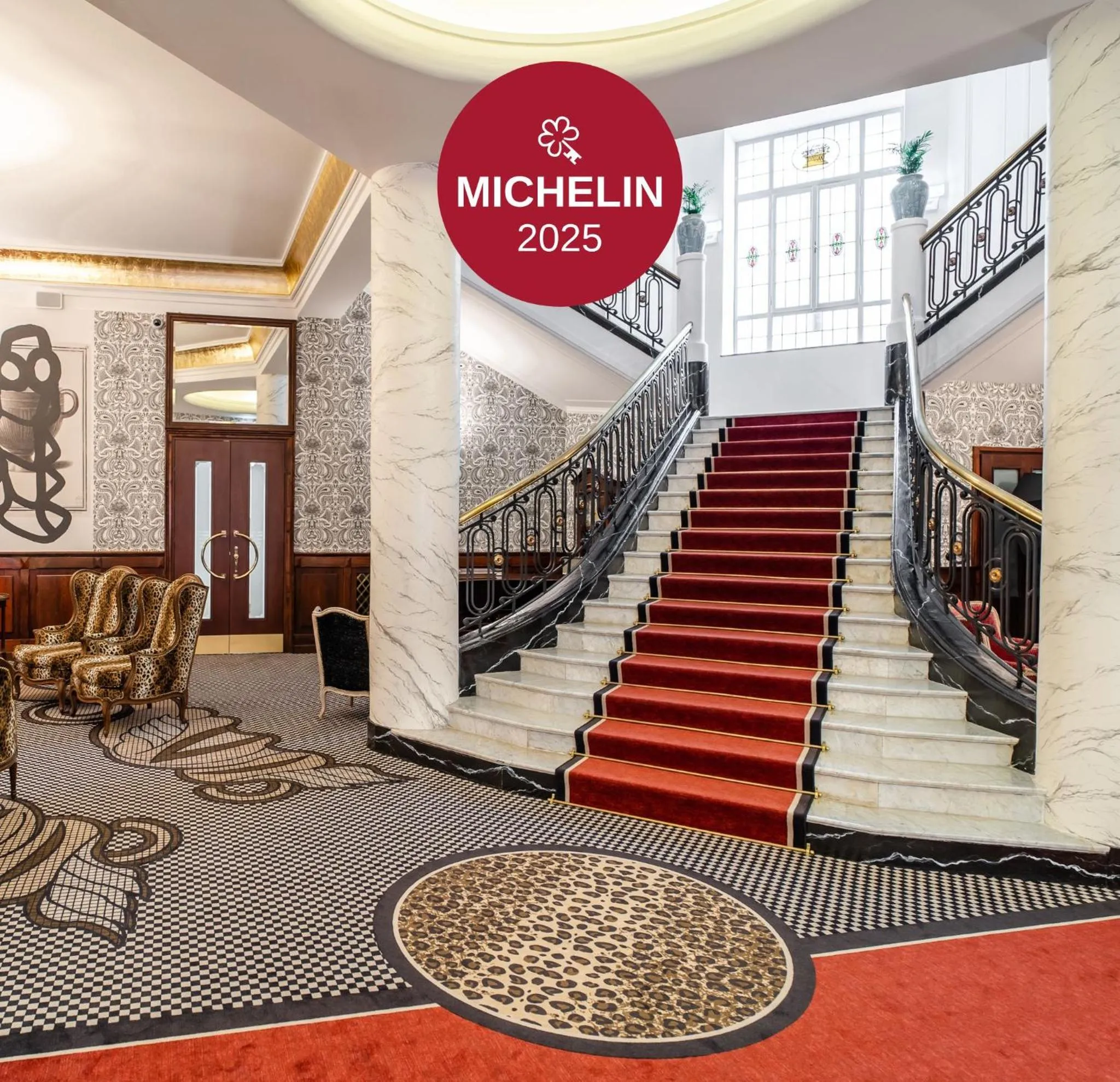 Lobby or reception in Hotel H15 Francuski Old Town - Destigo Hotels