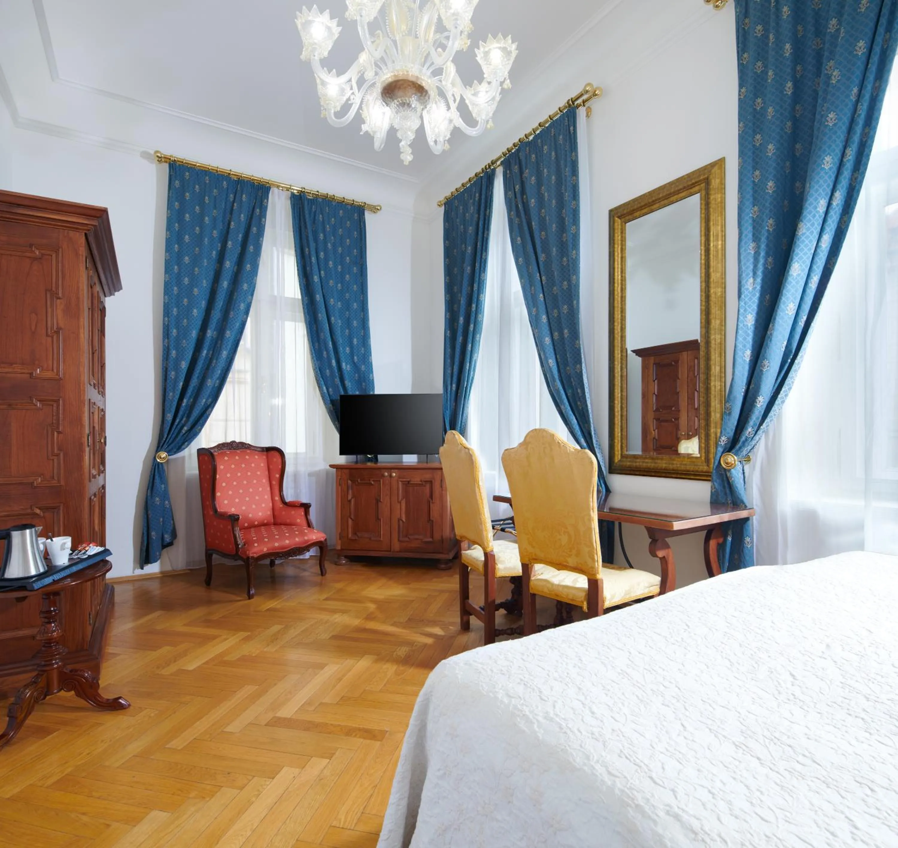 Bedroom, Bed in Charles Bridge Palace