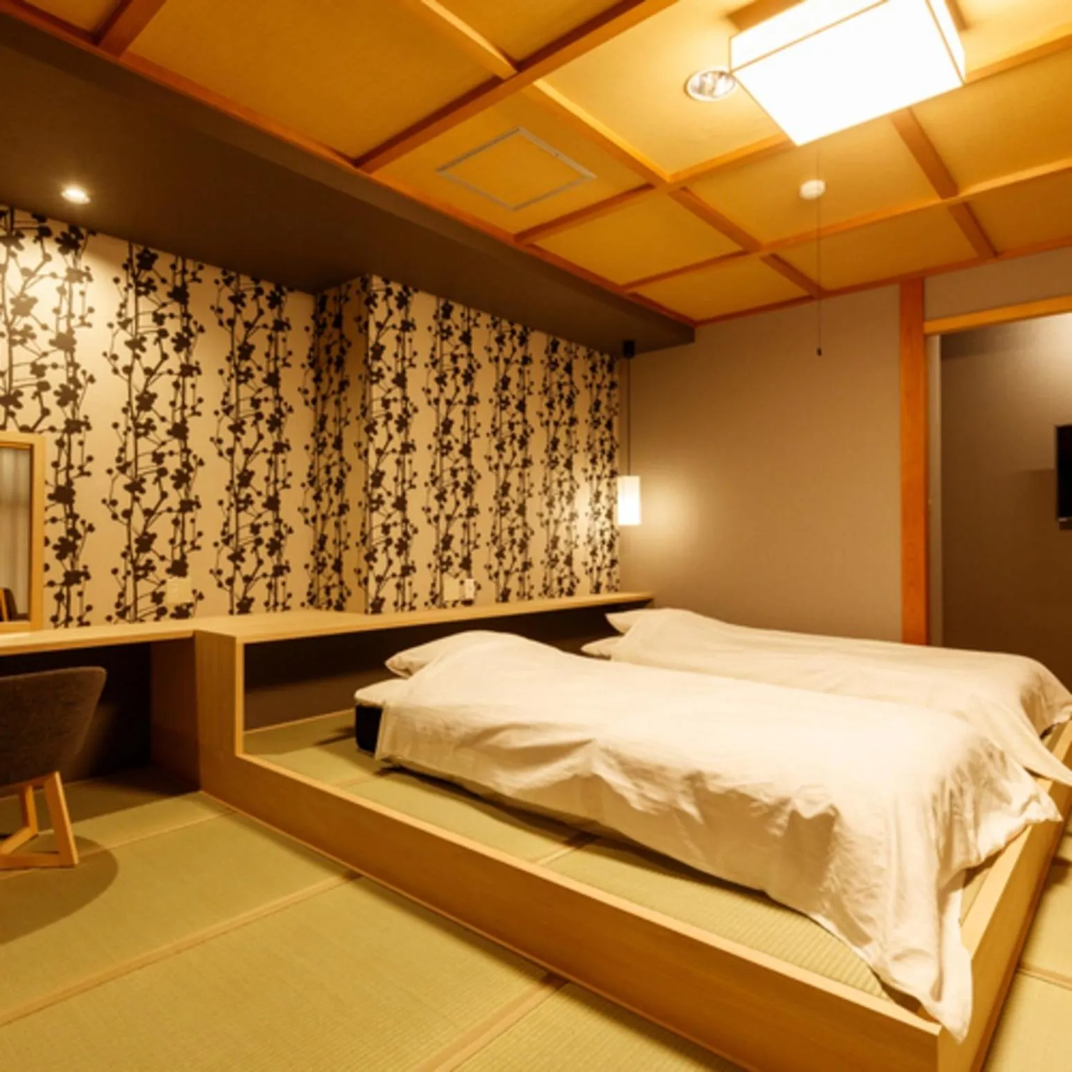 Photo of the whole room, Bed in Umemura Ryokan Uguisutei