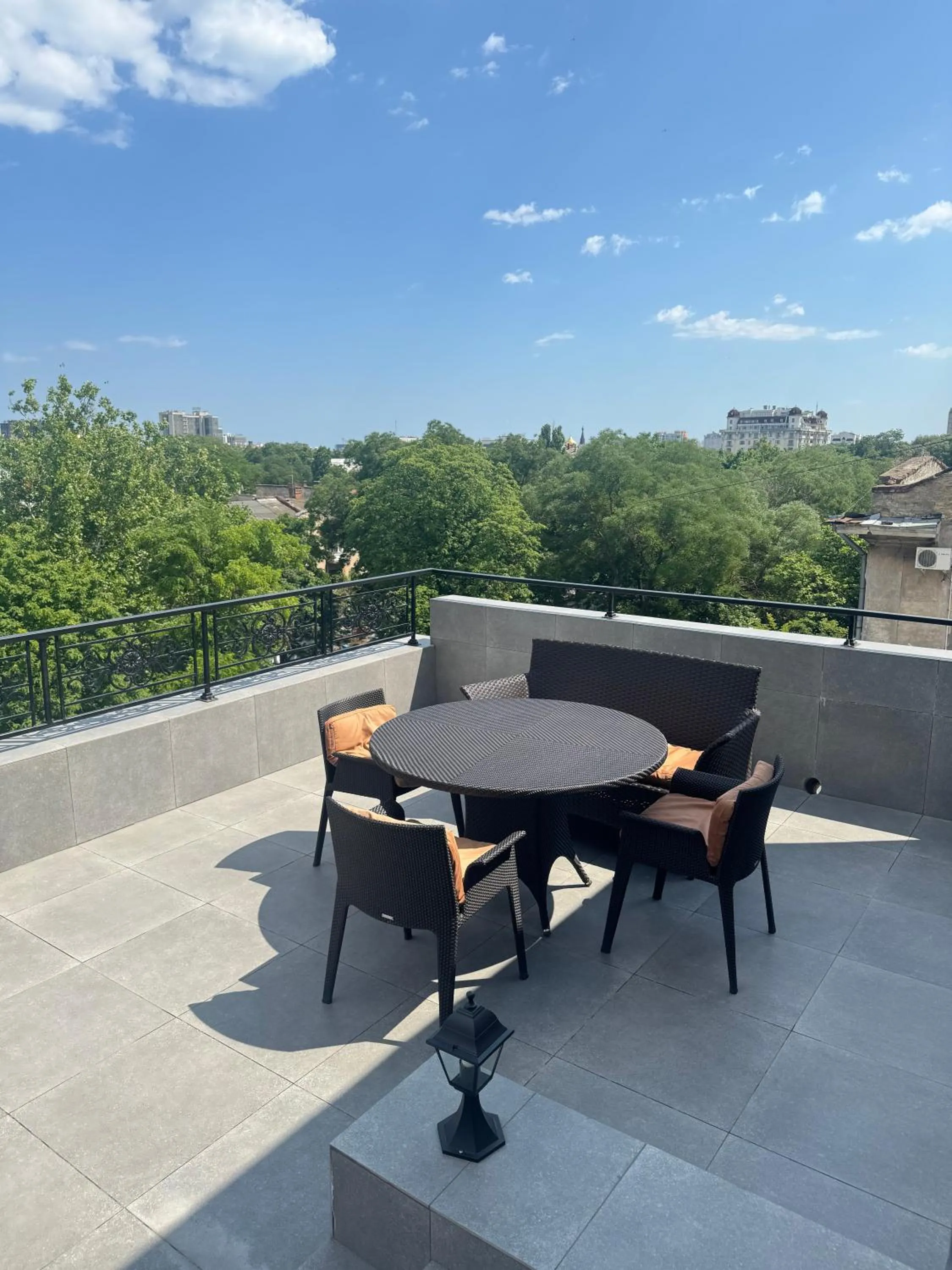 Day in Alexandrovskiy Hotel