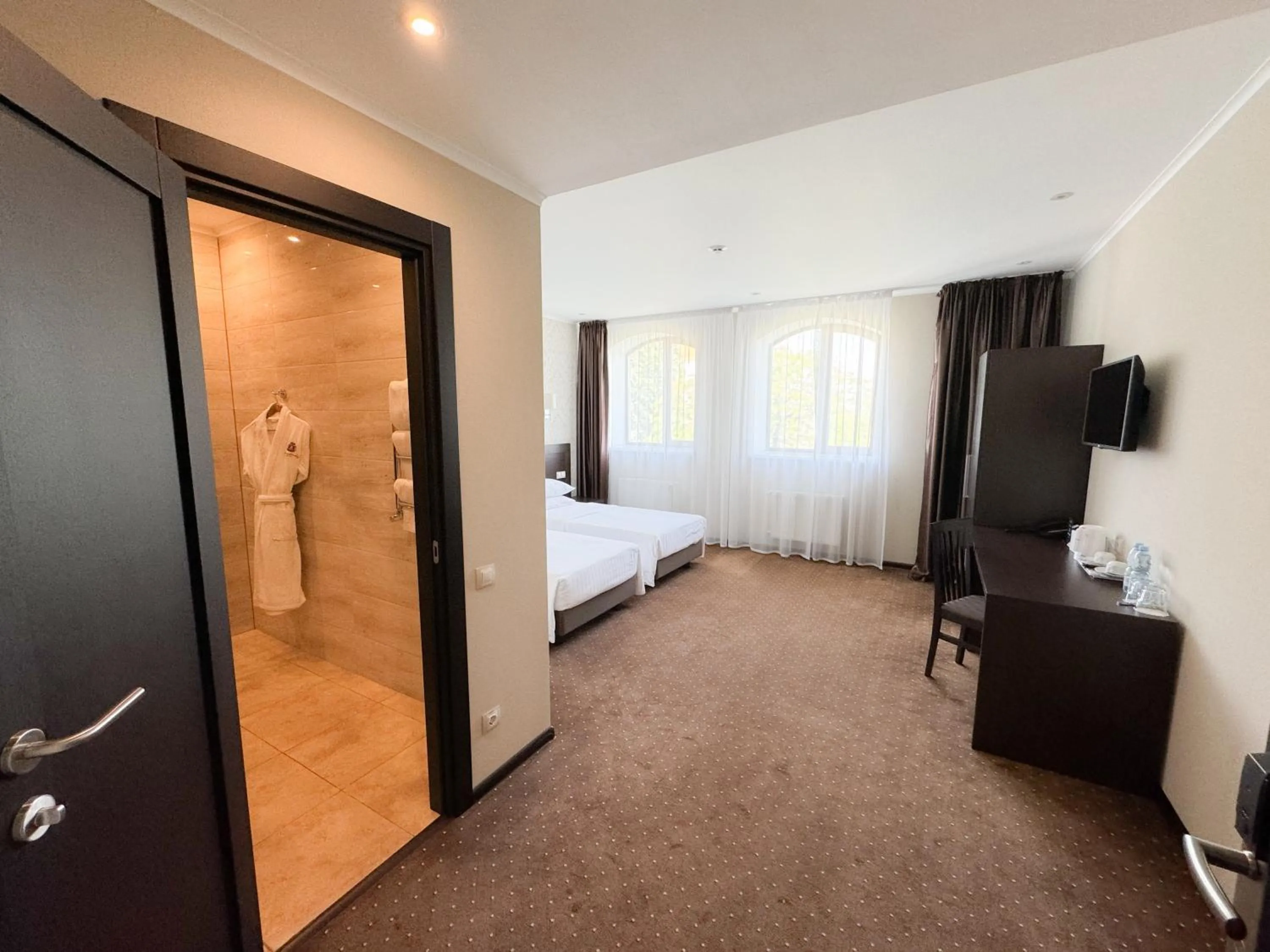 TV and multimedia, Bed in Alexandrovskiy Hotel