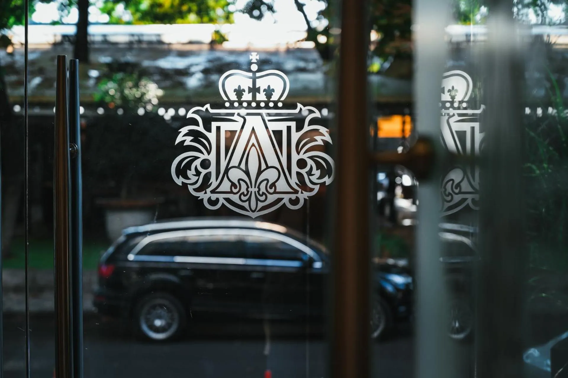 Facade/entrance in Alexandrovskiy Hotel