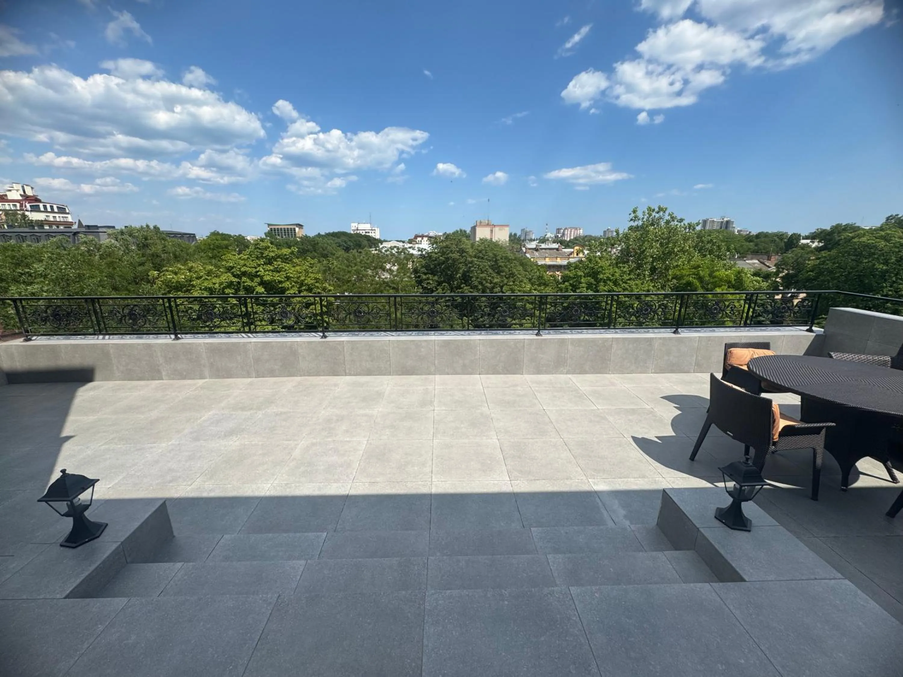 Day in Alexandrovskiy Hotel