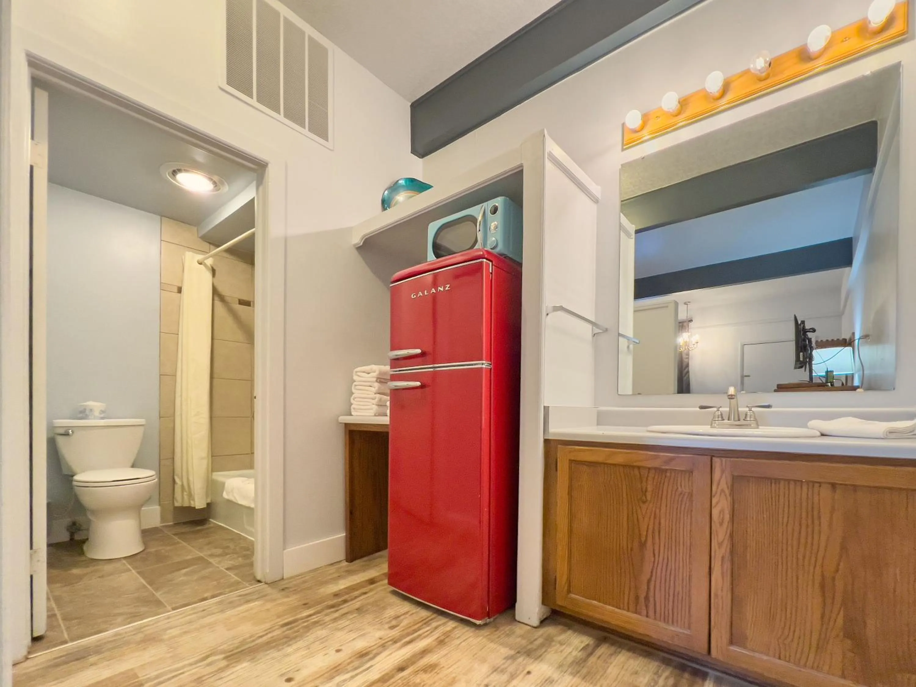 Bathroom in The Oakwood Inn