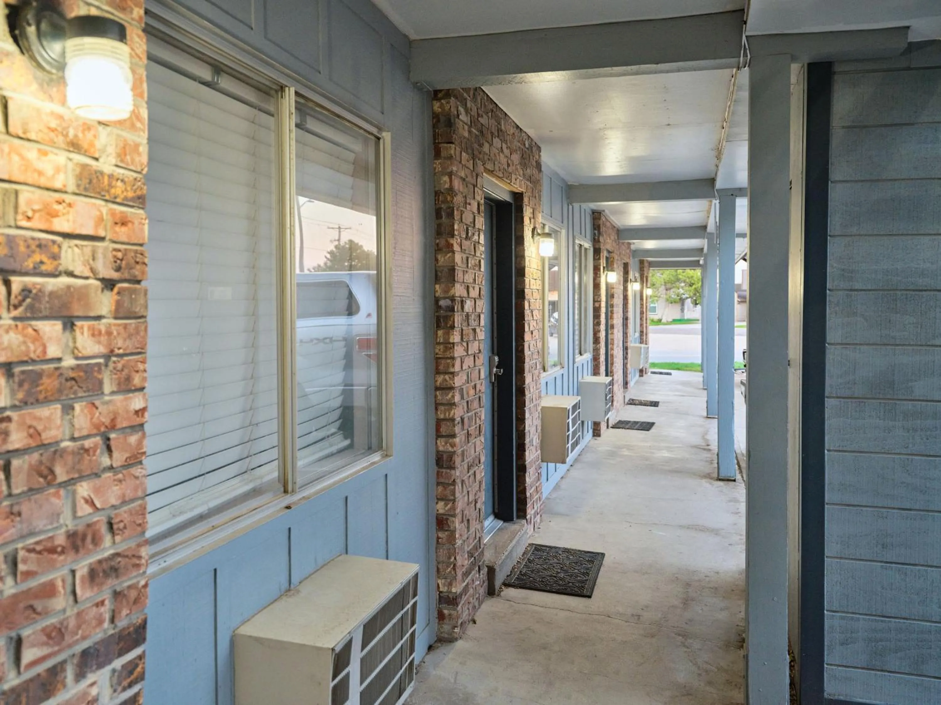 Property building in The Oakwood Inn