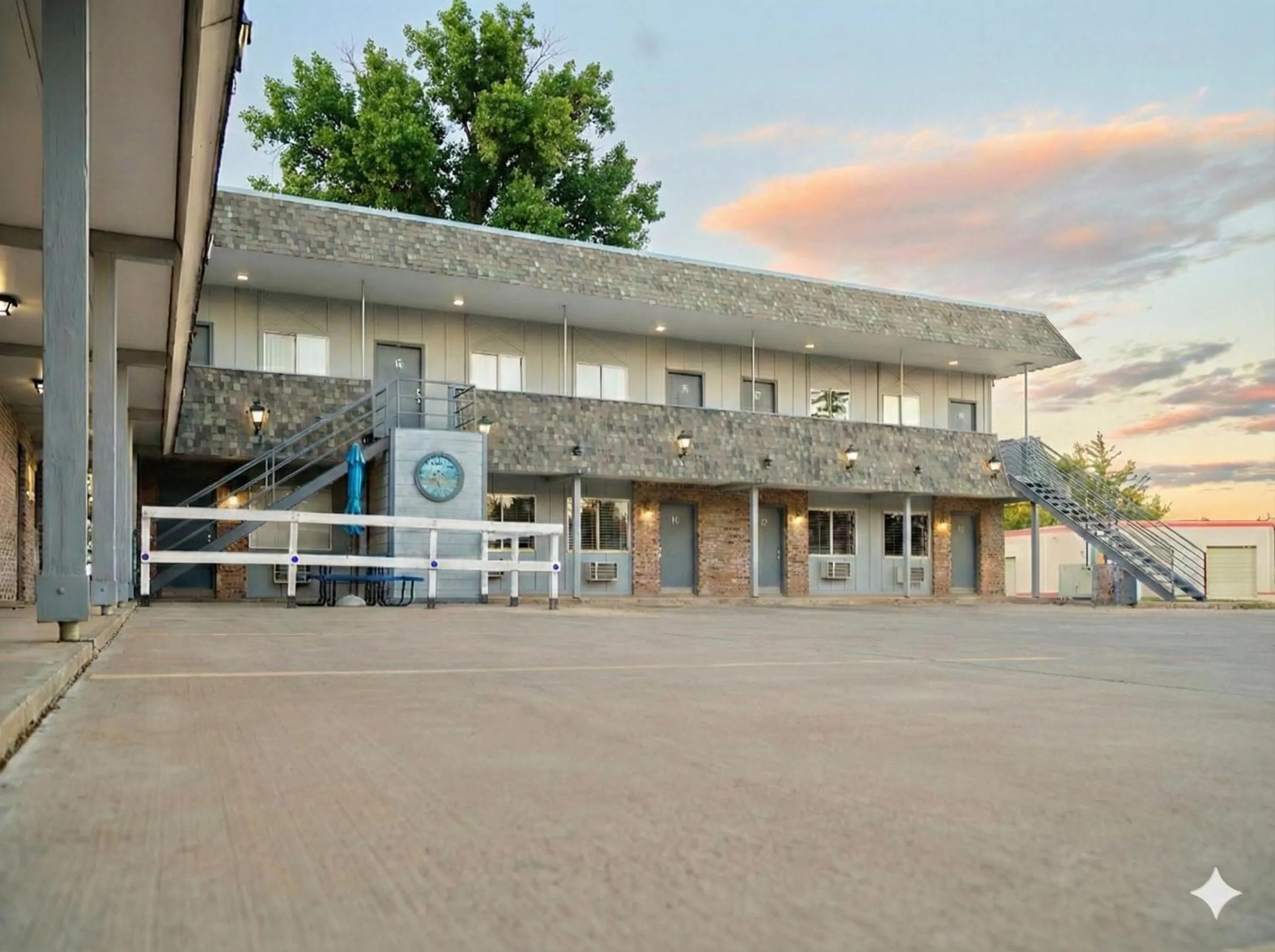 Property building in The Oakwood Inn