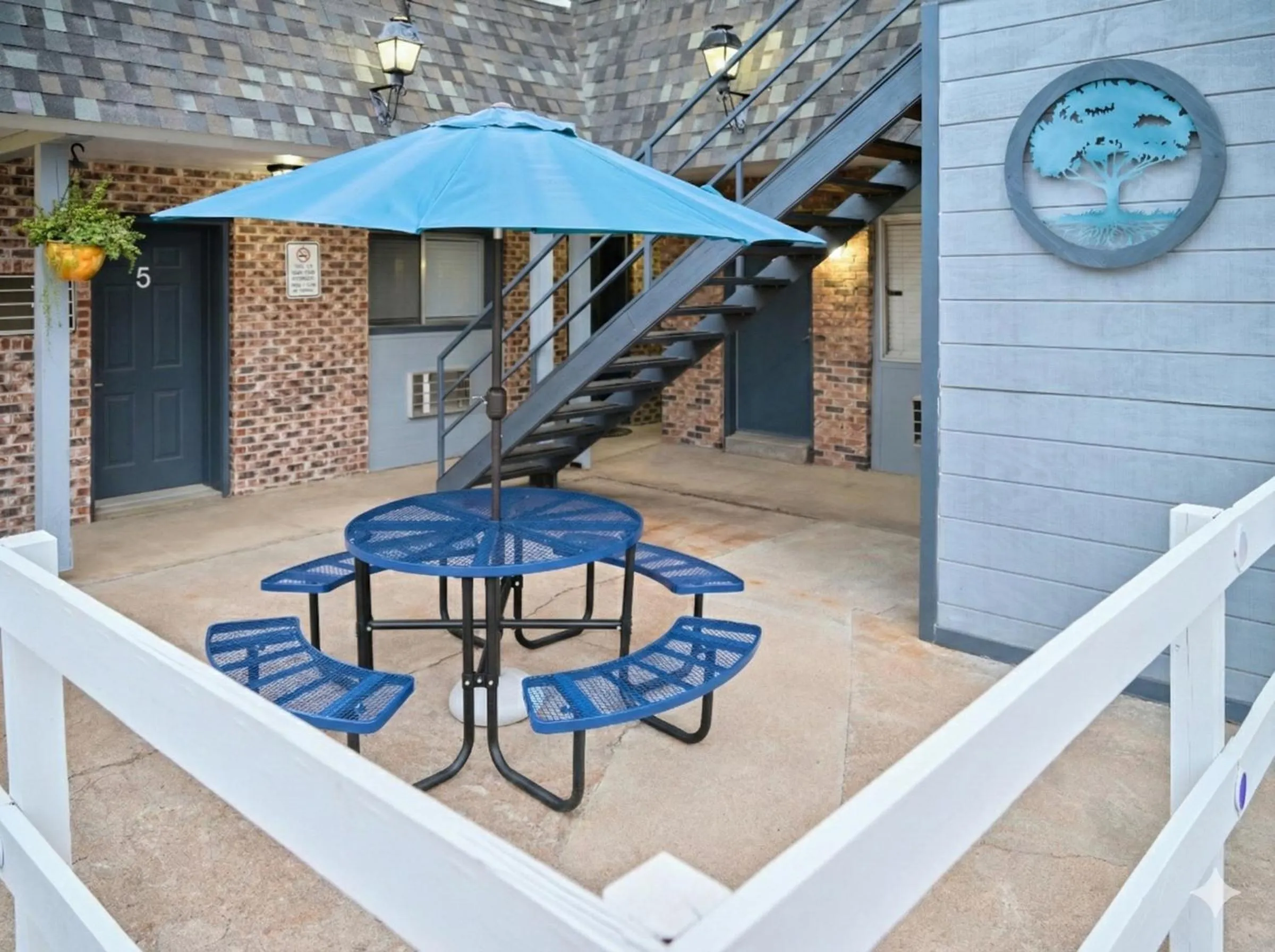 Patio in The Oakwood Inn