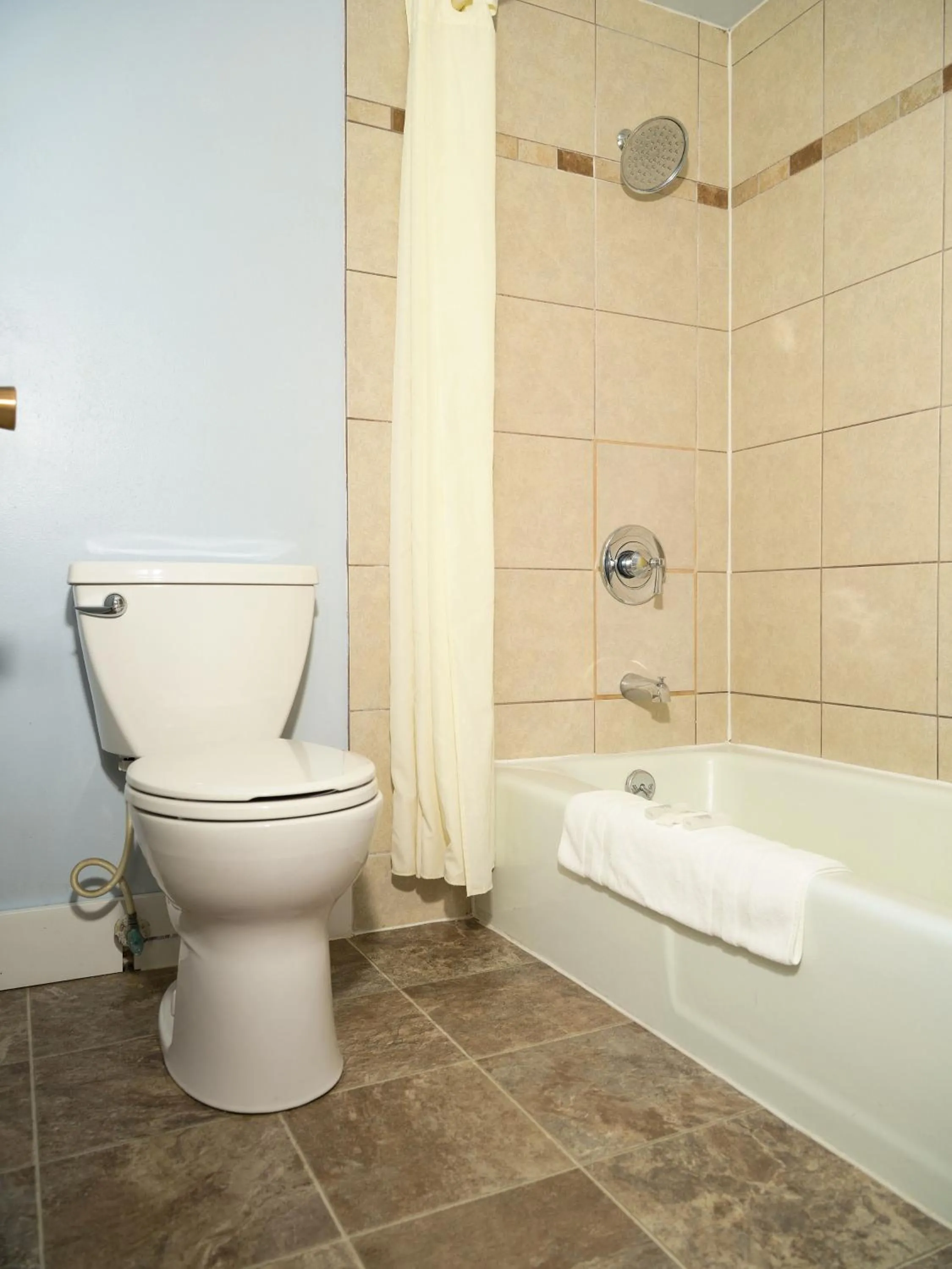 Bathroom in The Oakwood Inn