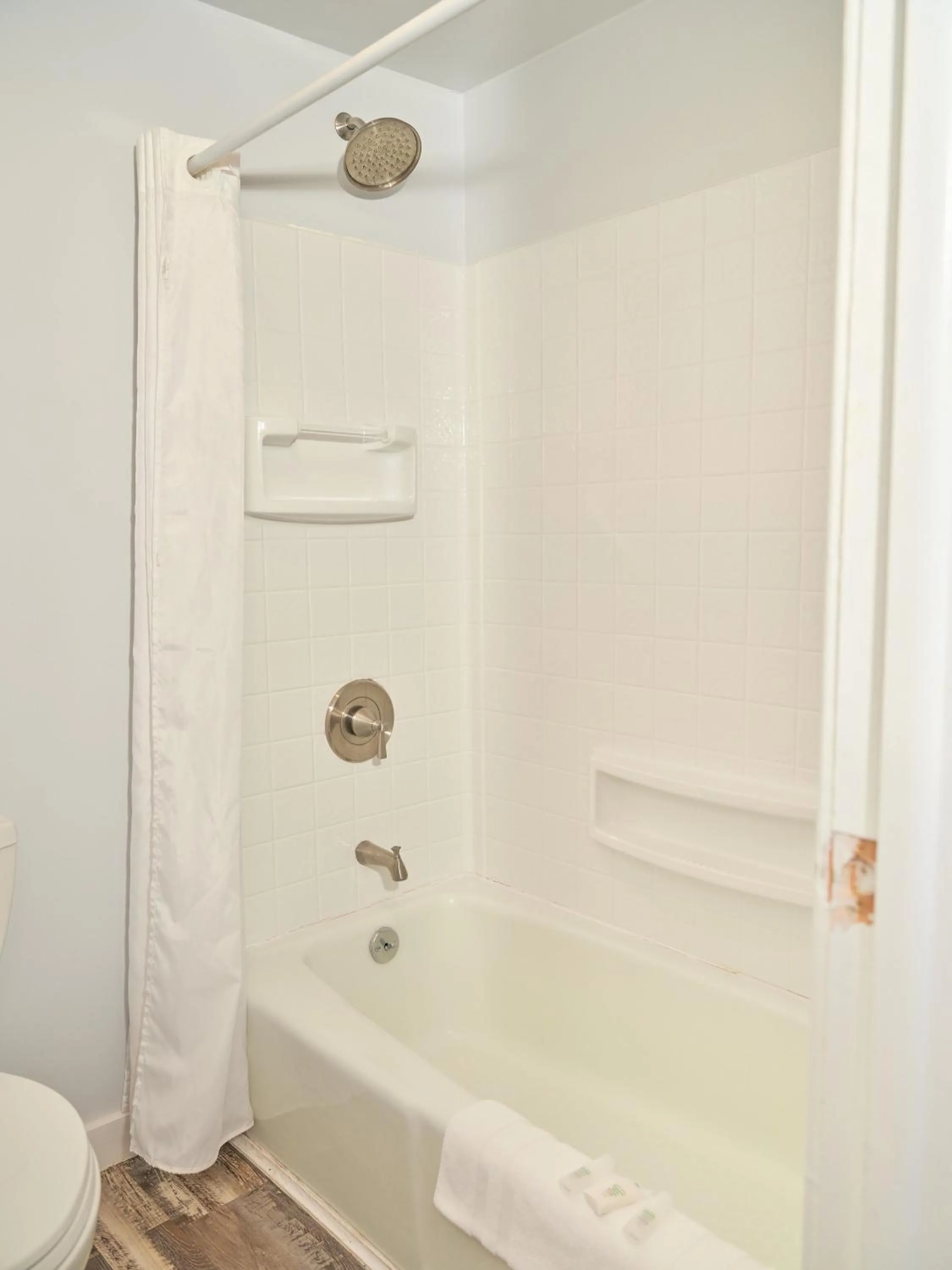 Bathroom in The Oakwood Inn