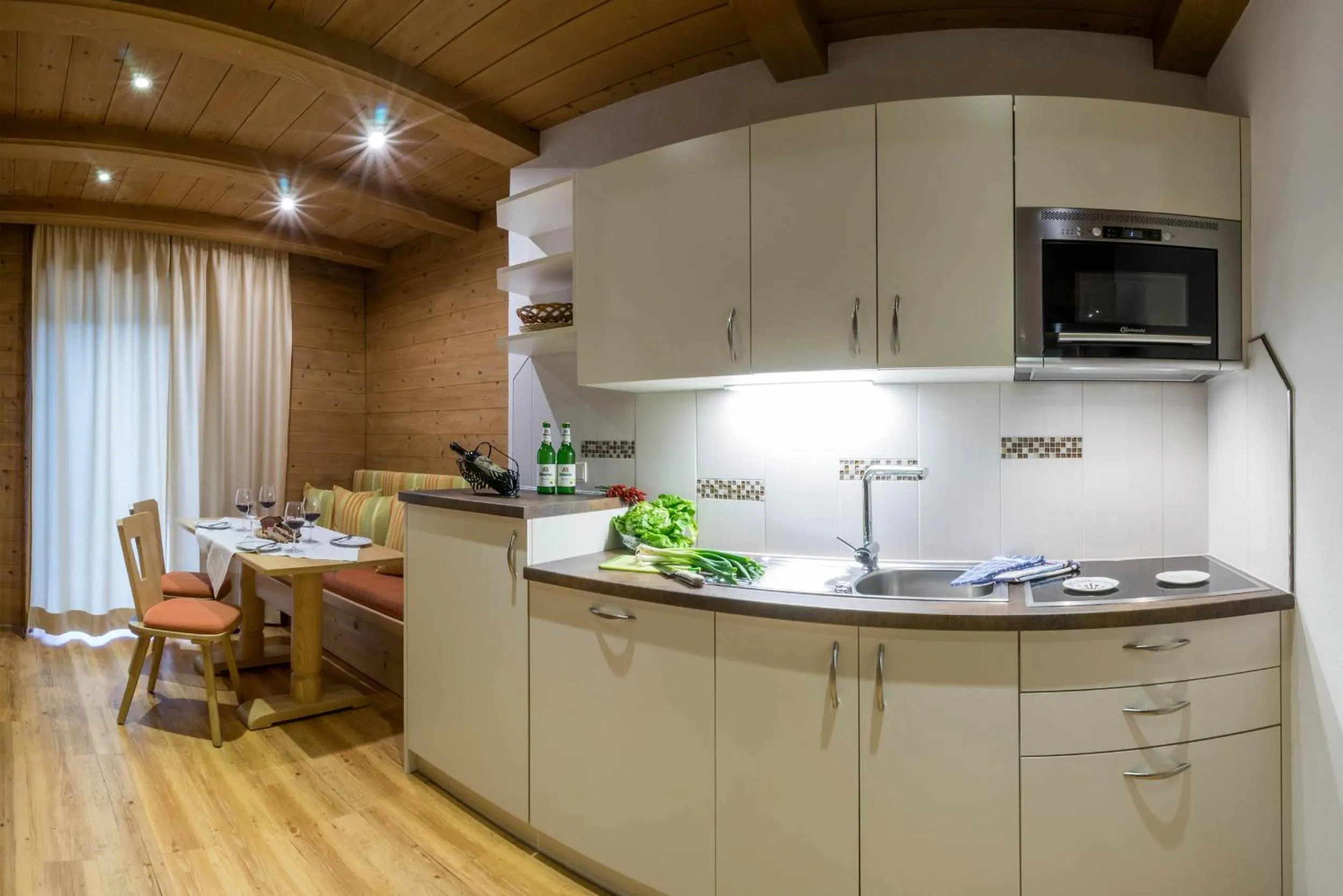 Kitchen or kitchenette in Aparthotel Gallahaus