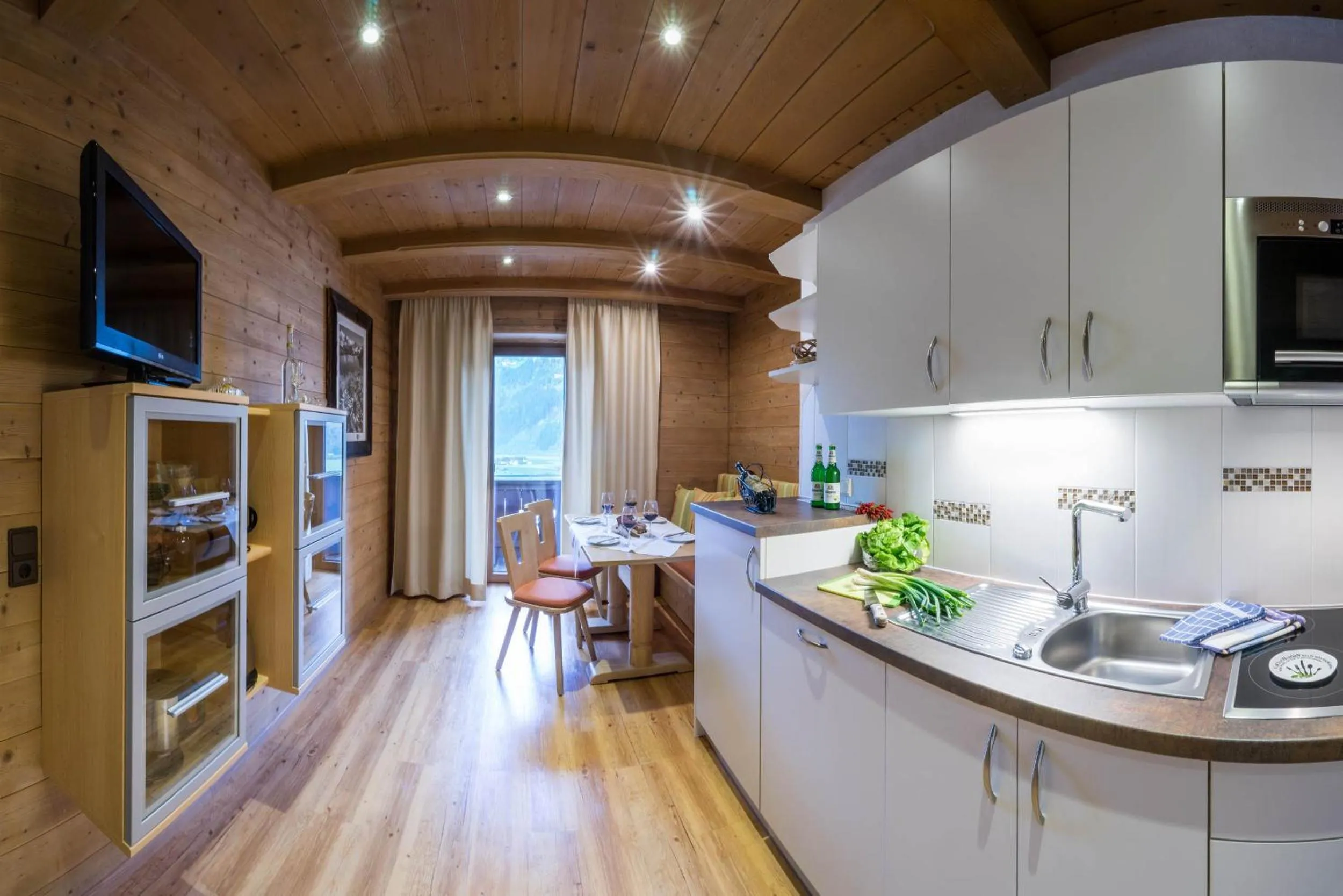 Kitchen or kitchenette in Aparthotel Gallahaus