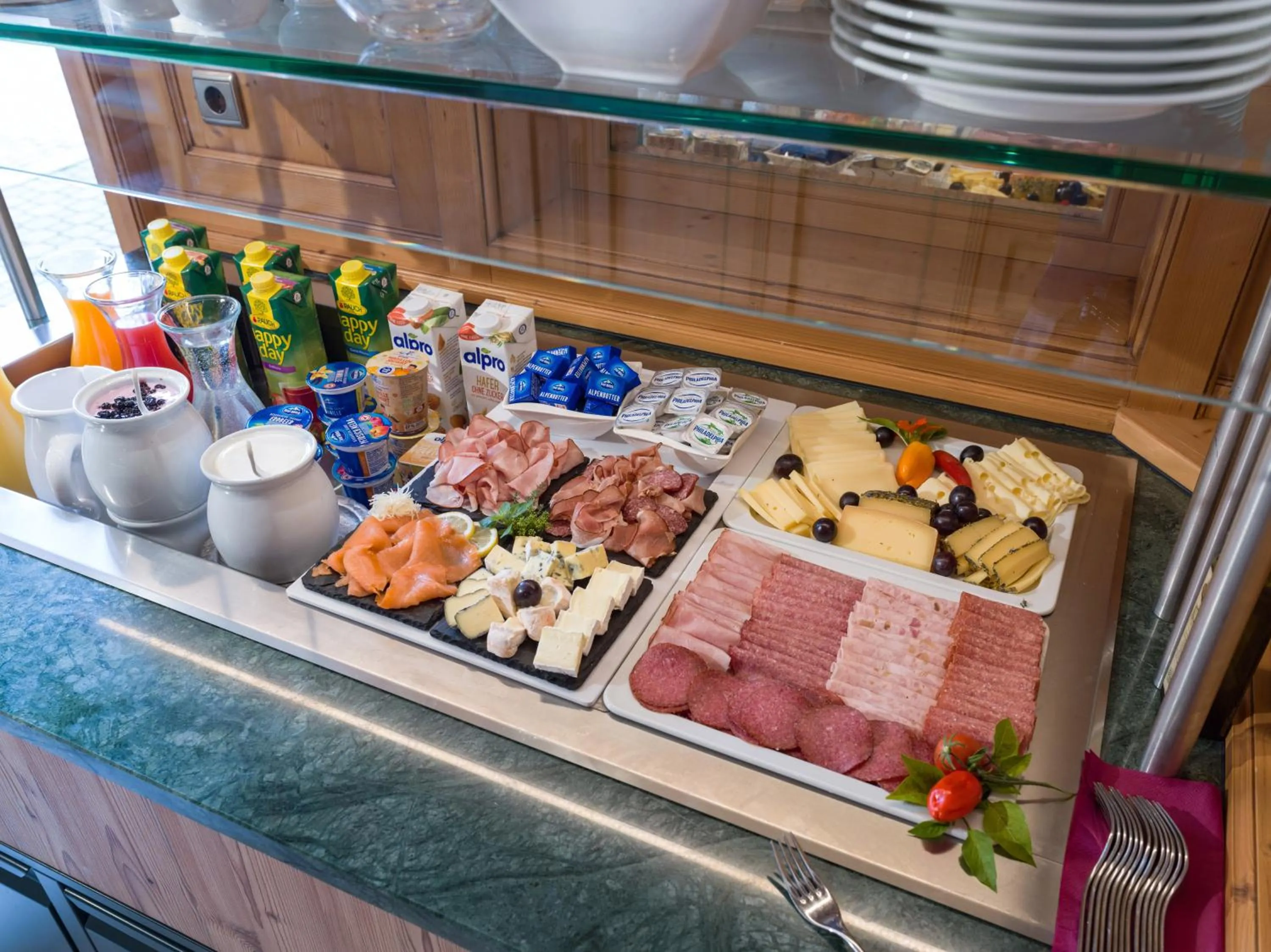 Buffet breakfast in Aparthotel Gallahaus