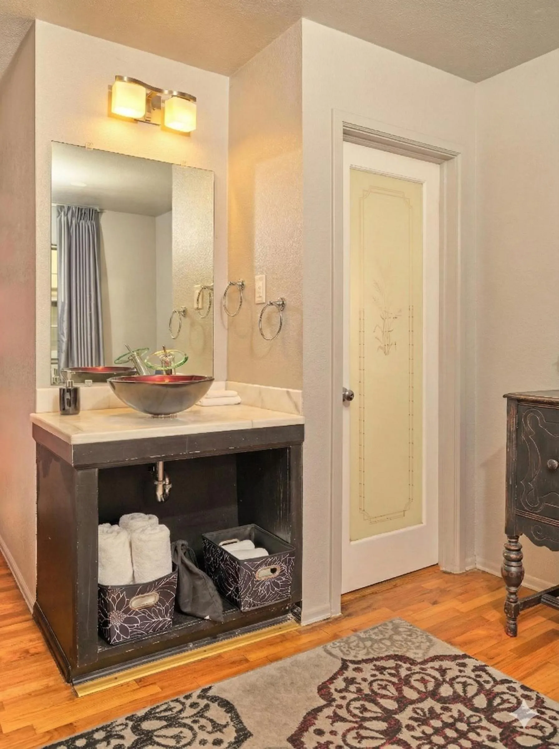 Bathroom in The Crest Motel