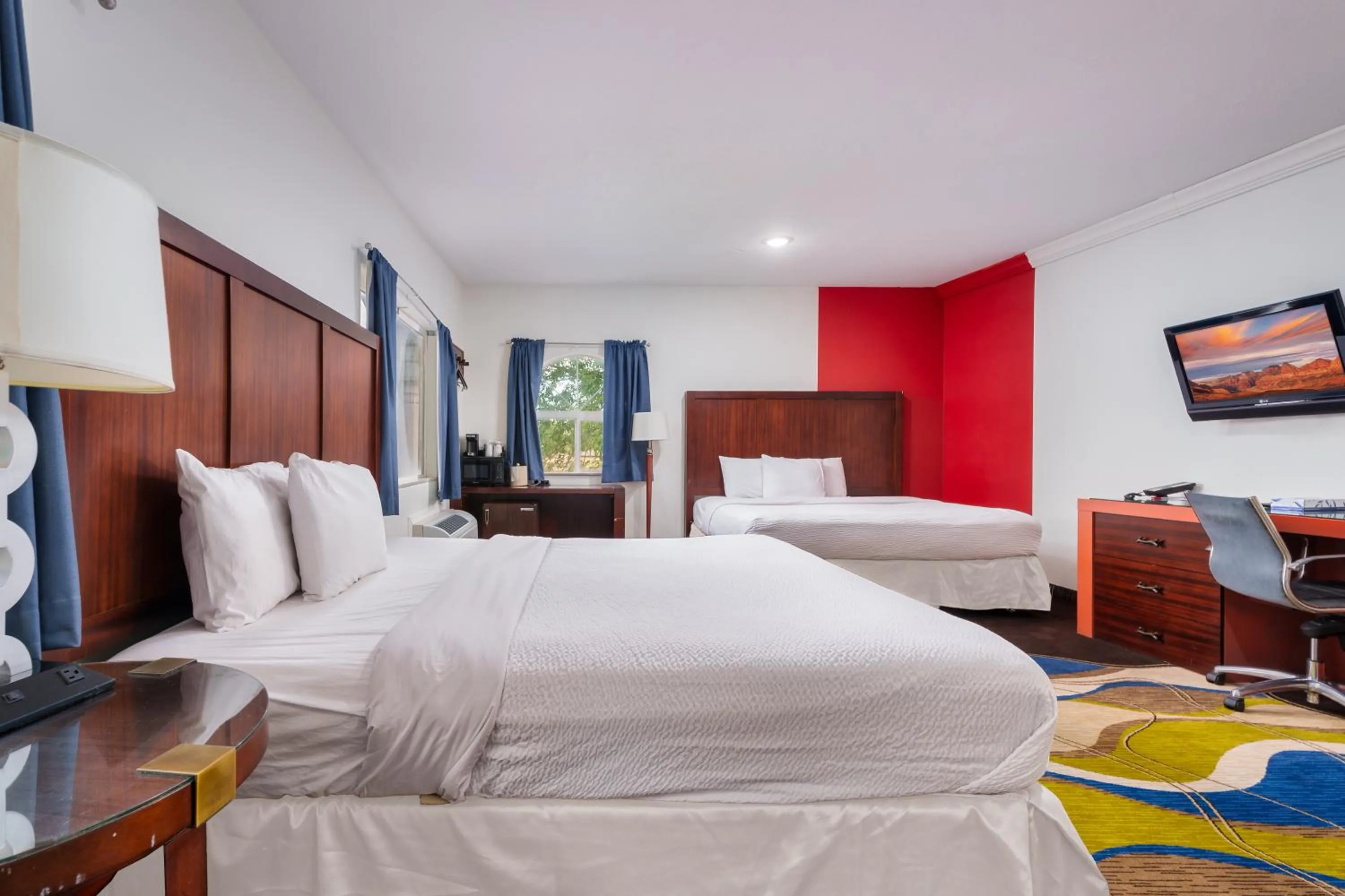 Photo of the whole room, Bed in Ramada by Wyndham La Verkin Zion National Park
