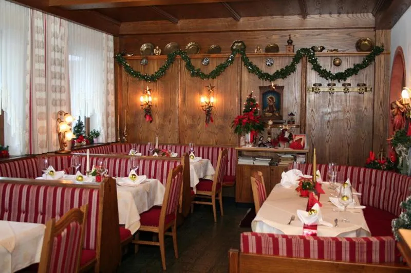 Restaurant/places to eat in Hotel Edelweiss