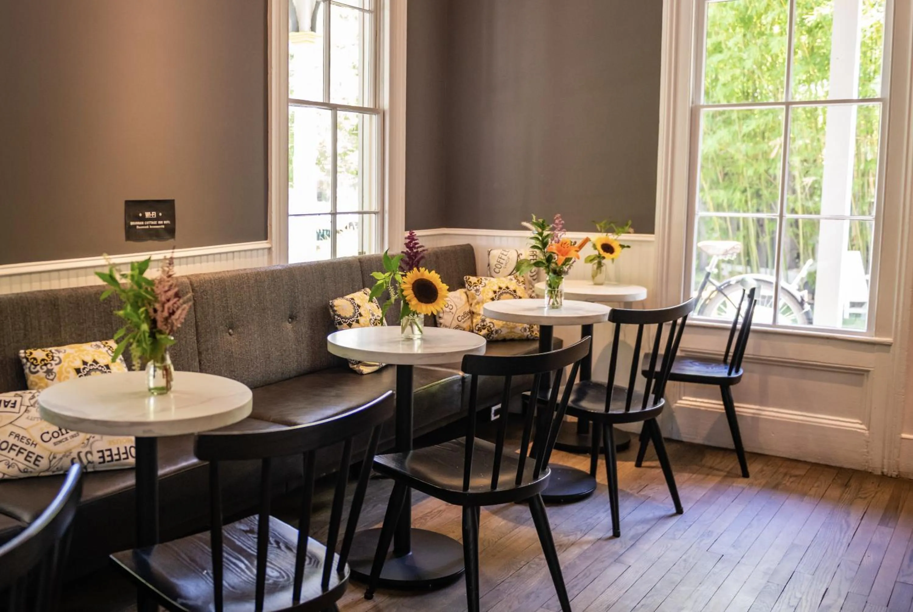 Restaurant/places to eat in Brannan Cottage Inn