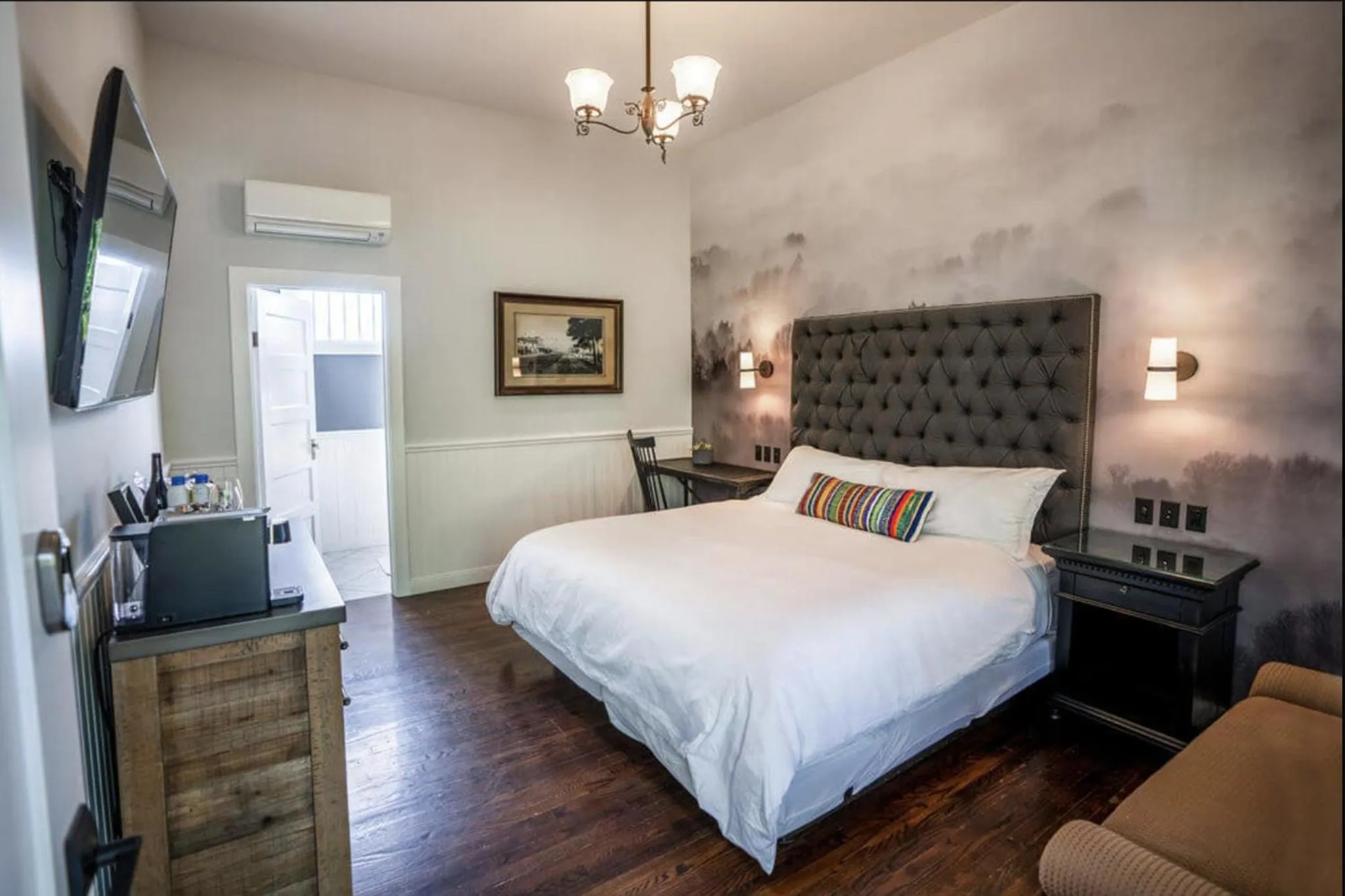 Bedroom, Bed in Brannan Cottage Inn