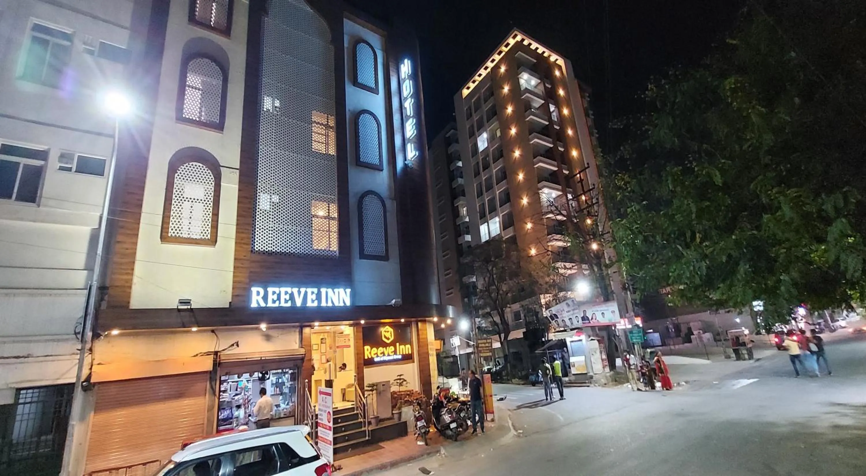 Property building in Hotel Reeve Inn