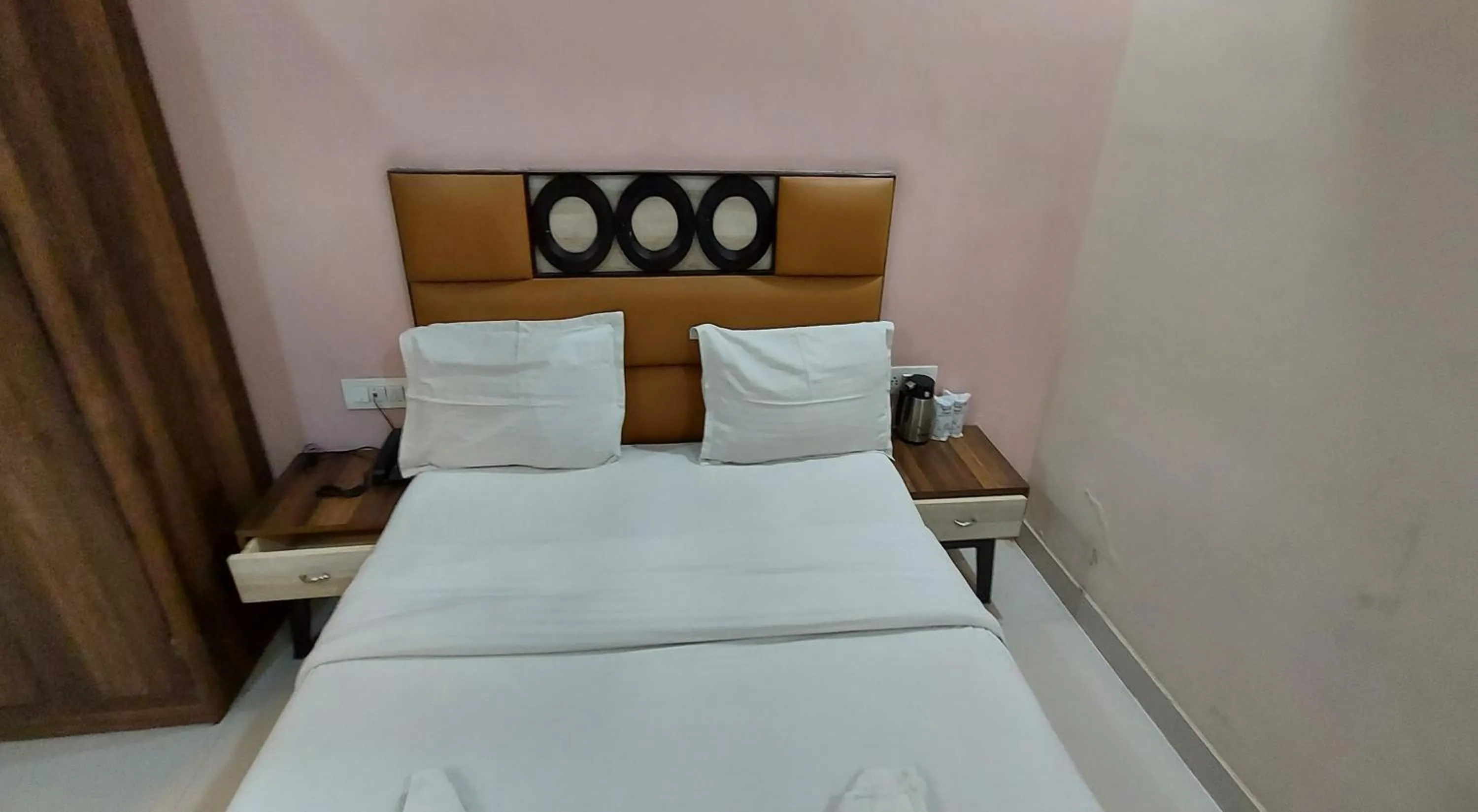 Bedroom, Bed in Hotel Reeve Inn