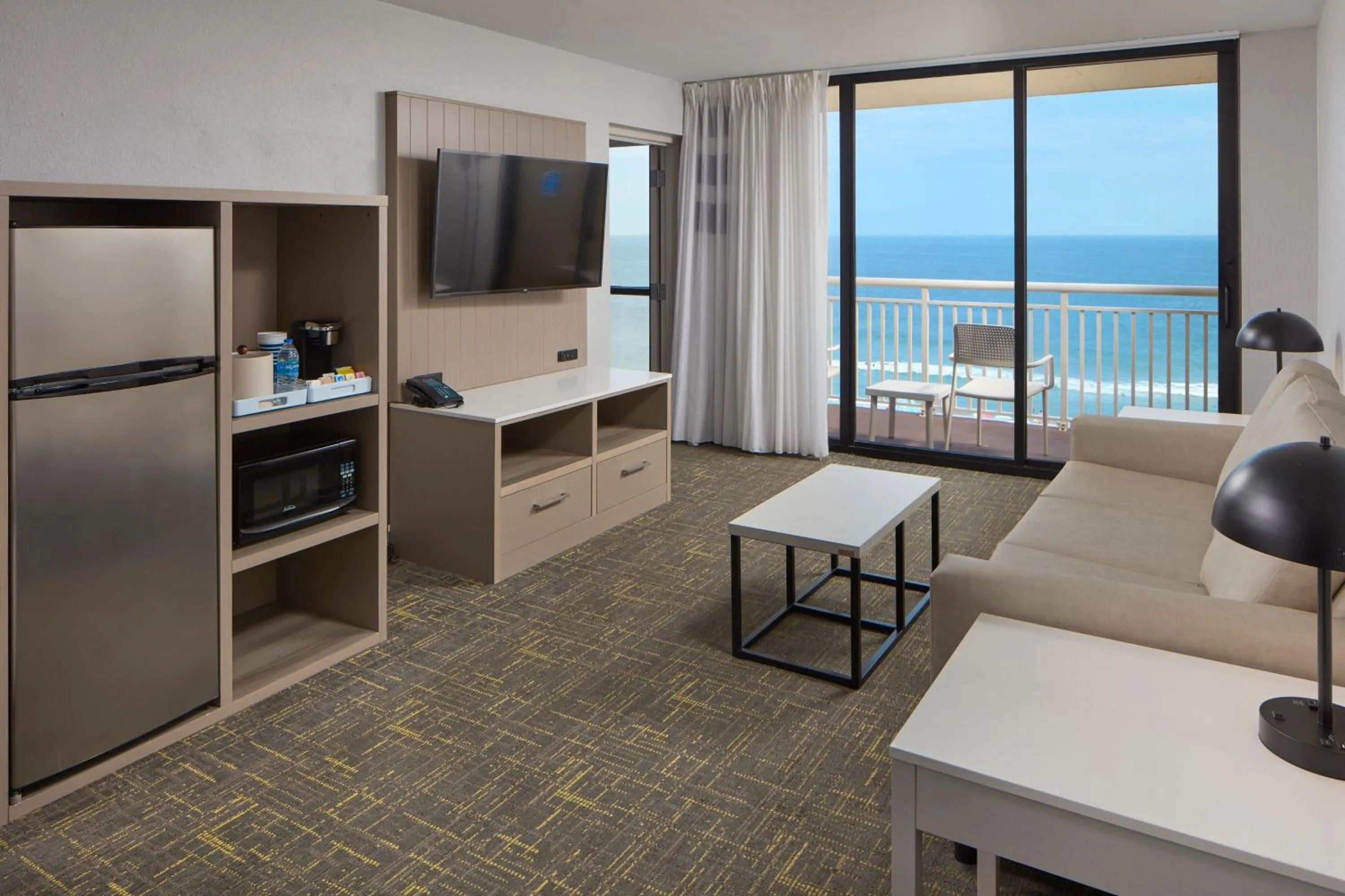 Bedroom in Four Points by Sheraton Virginia Beach Oceanfront