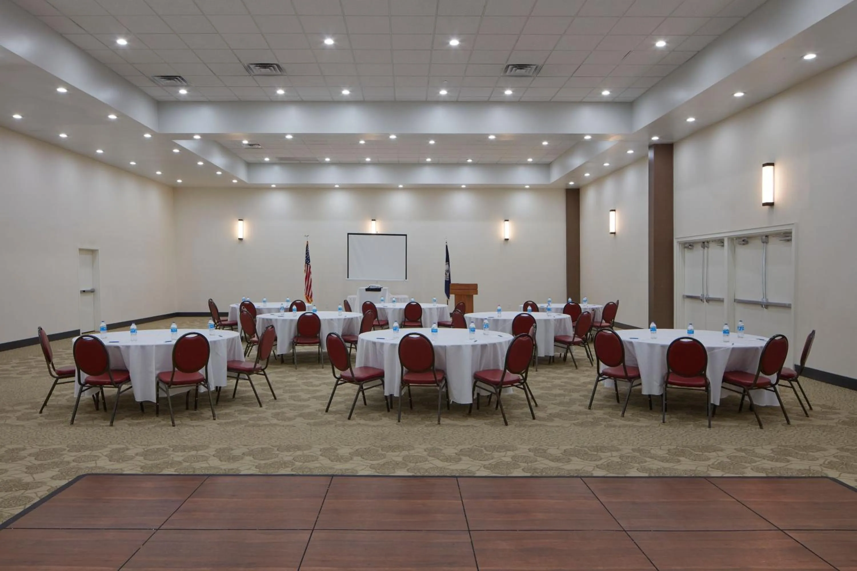 Meeting/conference room in Four Points by Sheraton Virginia Beach Oceanfront