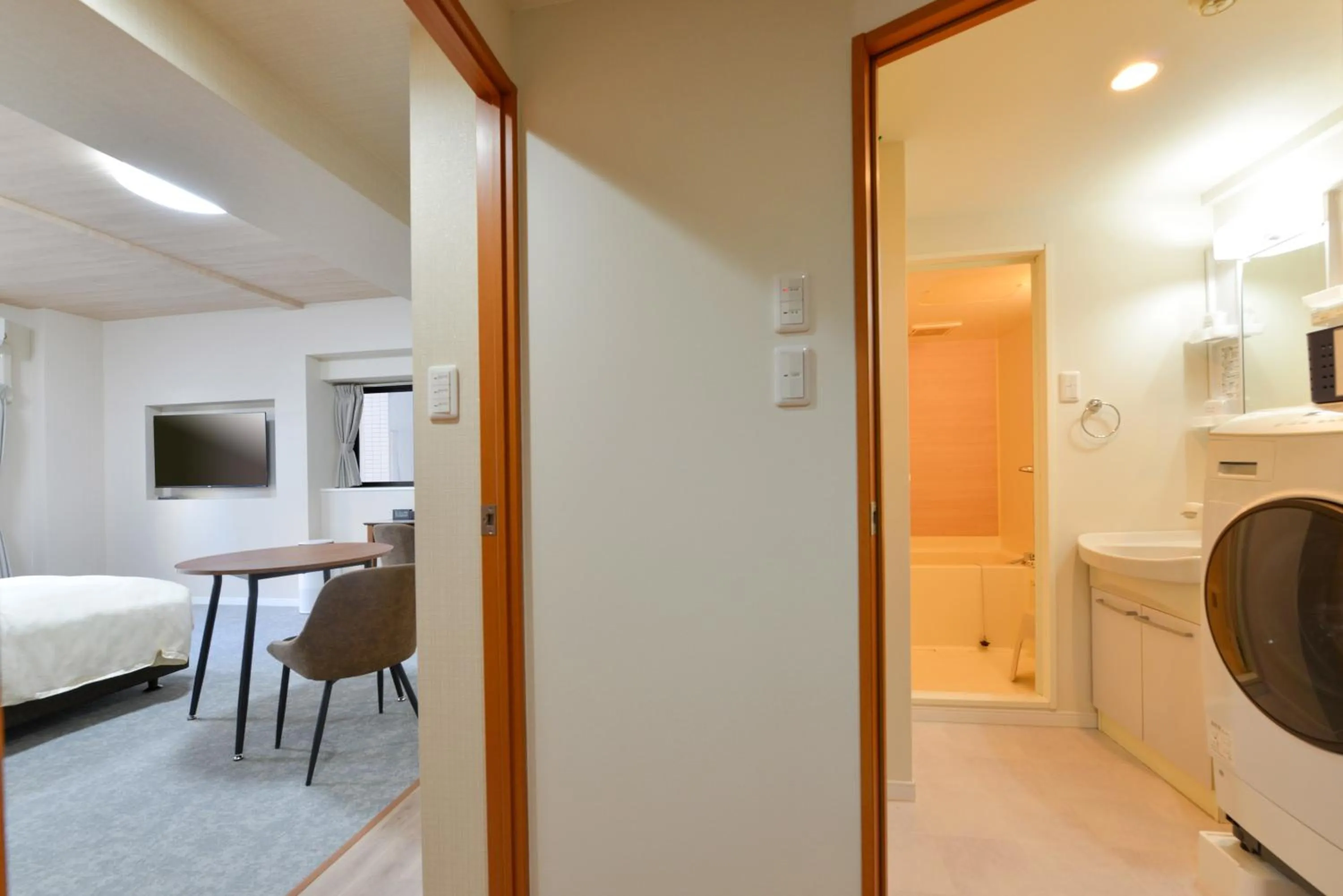 Bathroom, Bed in Hotel New Gaea Yakuin