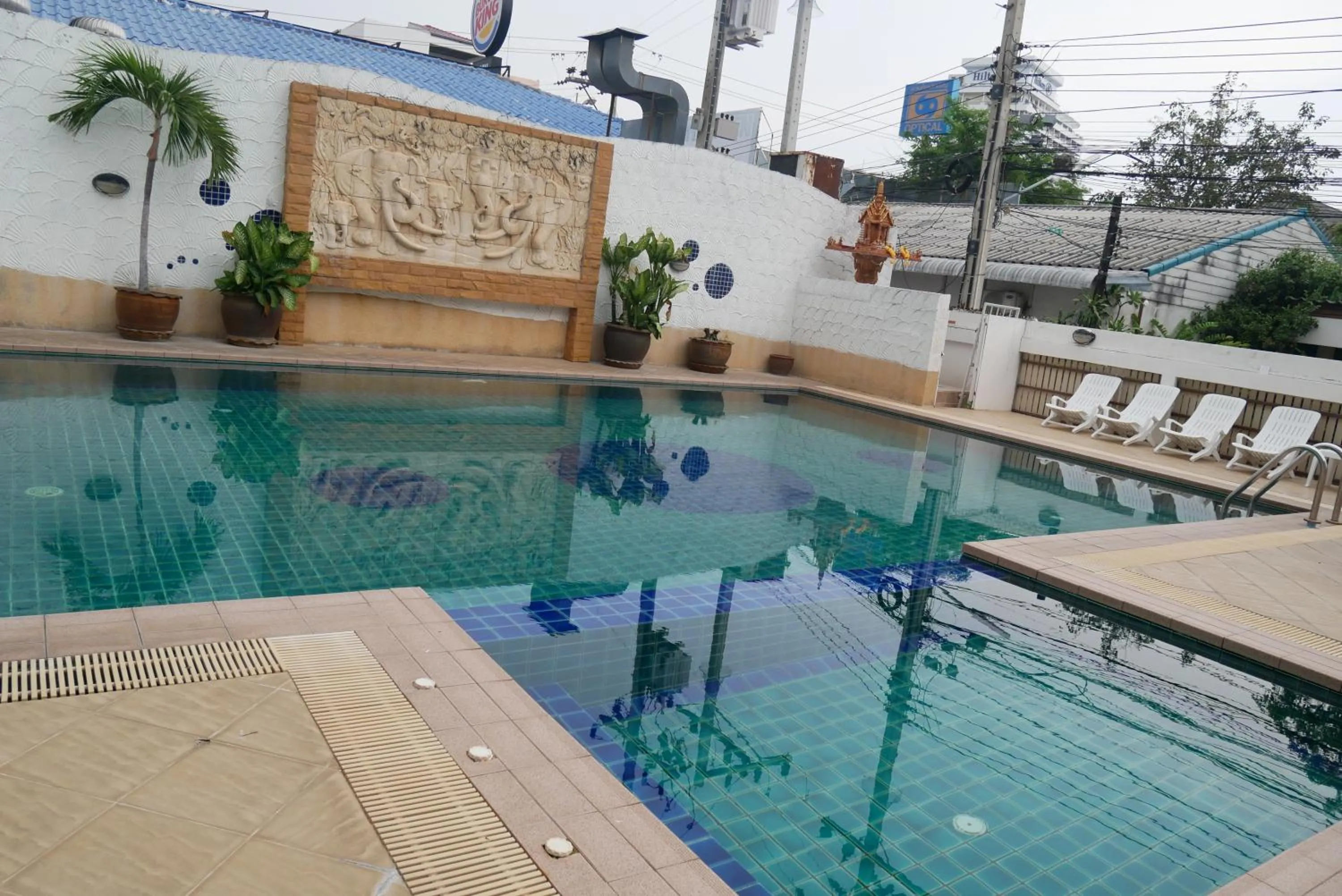 Swimming pool in Baan JPN Hotel