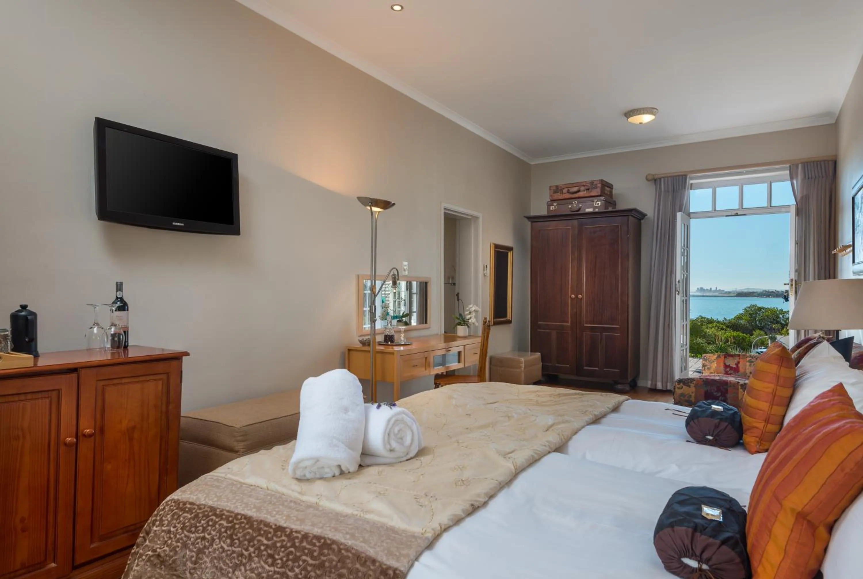 Bed in Manor on the Bay