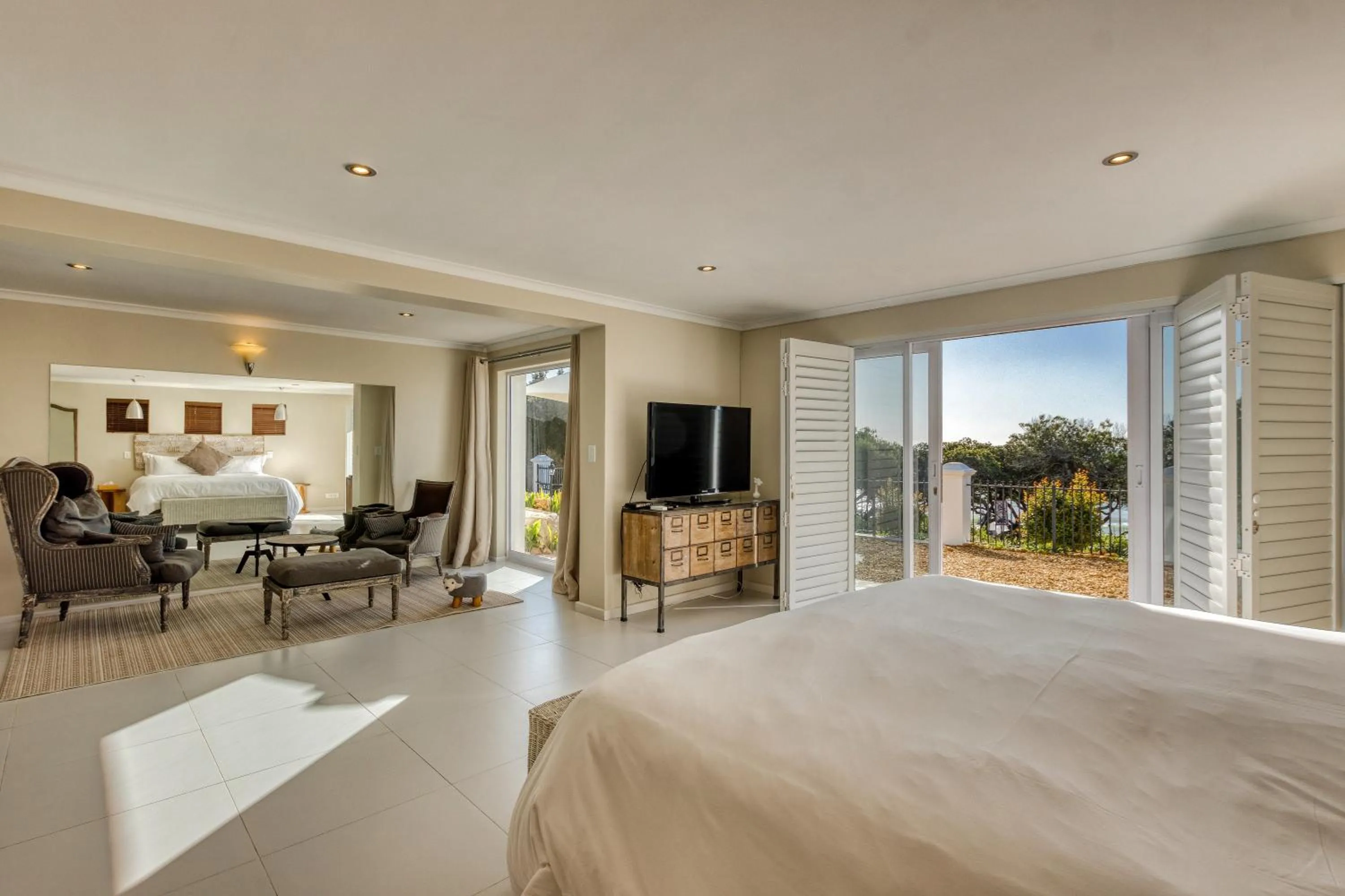 View (from property/room), Bed in Manor on the Bay