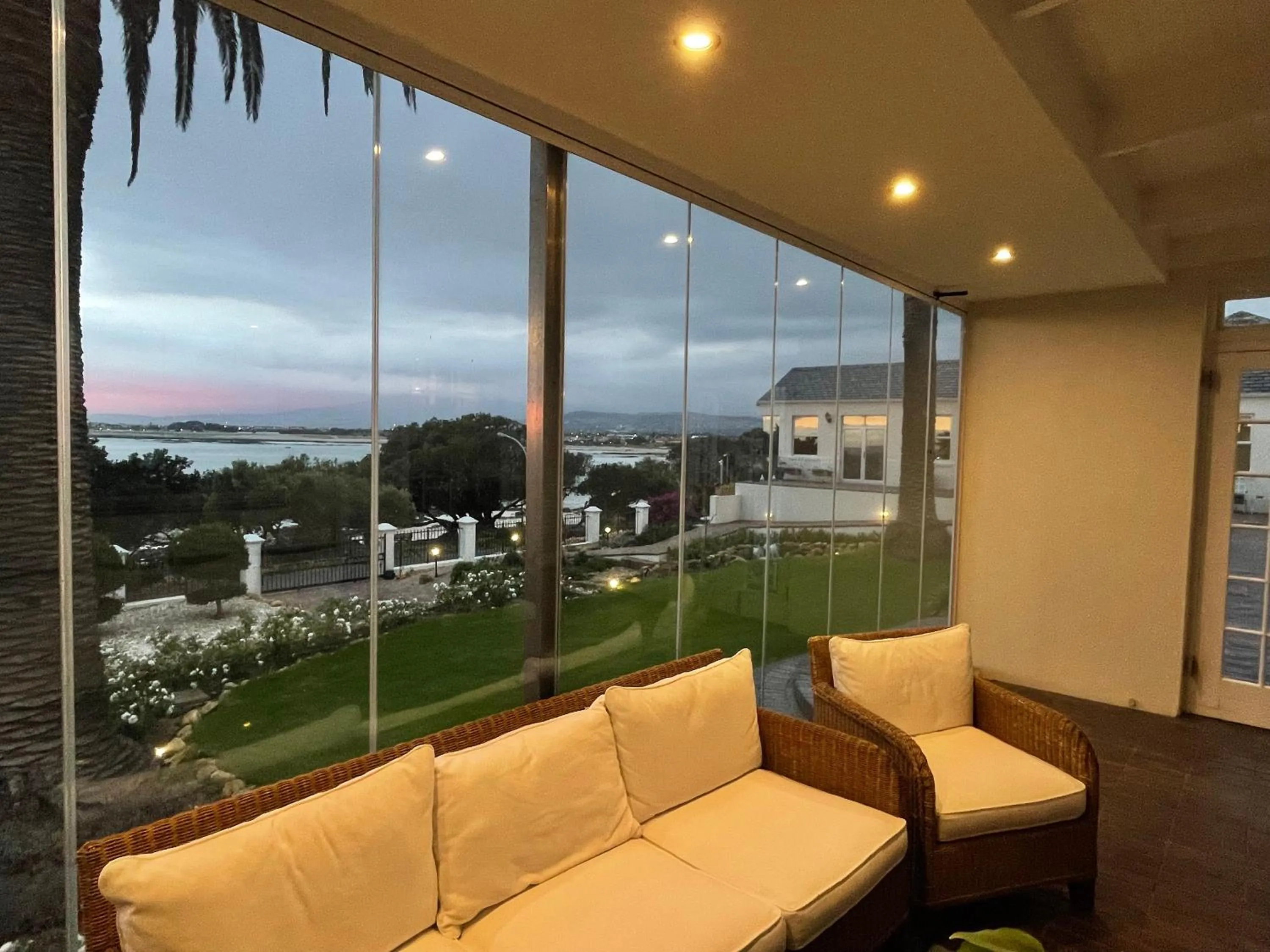 Property building in Manor on the Bay