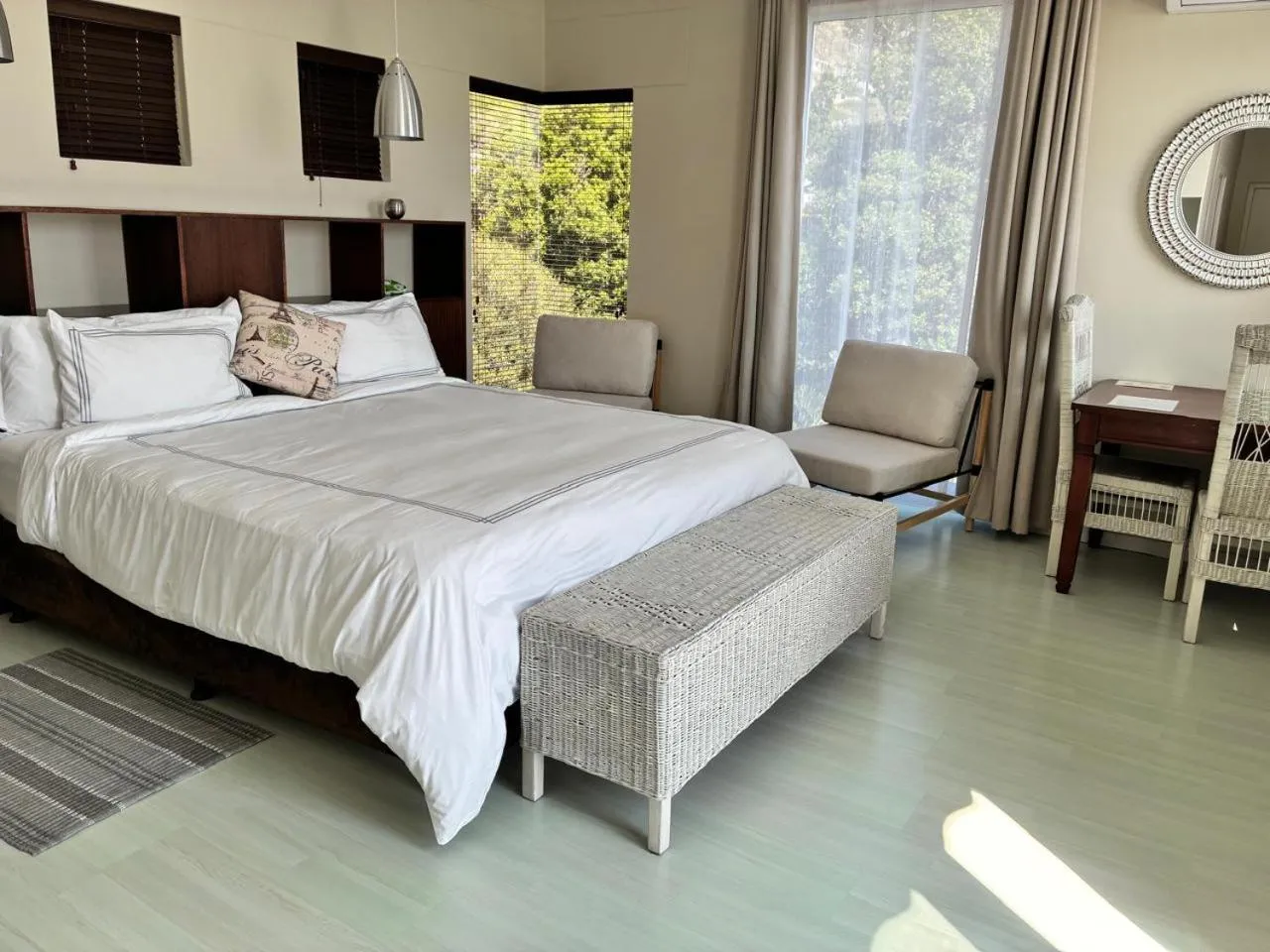 Bedroom, Bed in Manor on the Bay