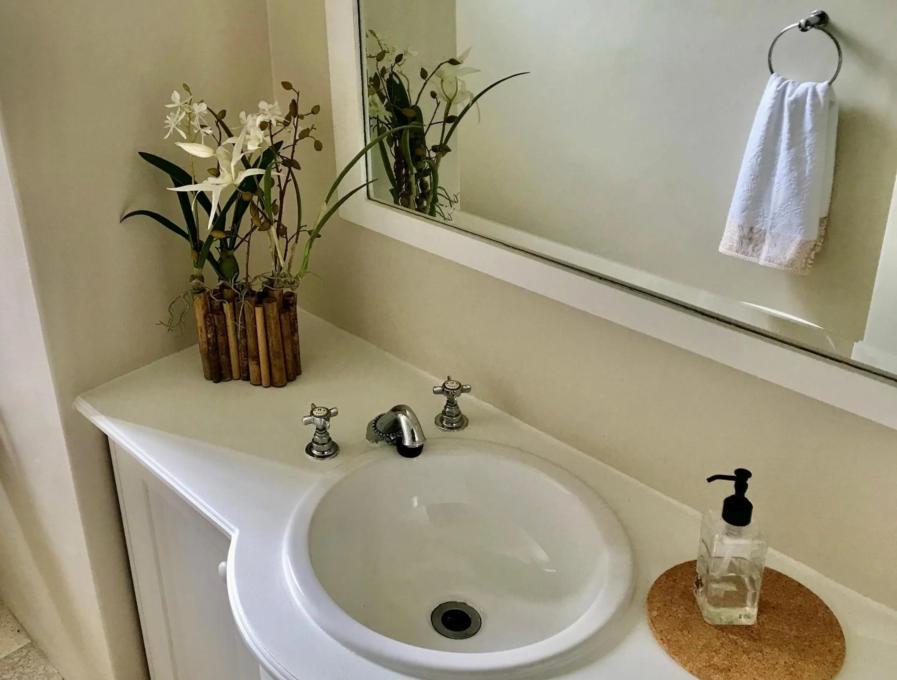 Decorative detail in Manor on the Bay