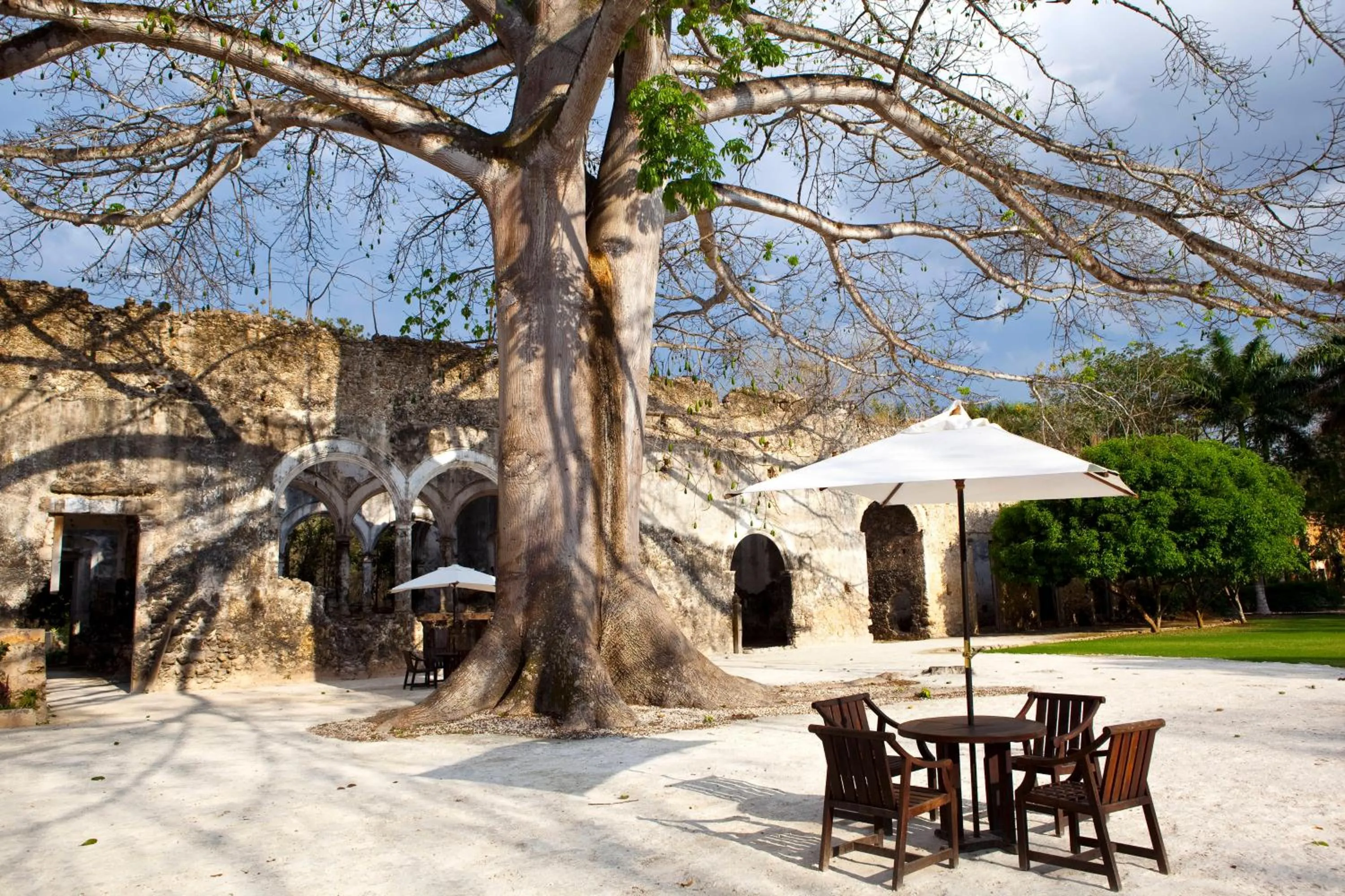 Property building in Hacienda Uayamon