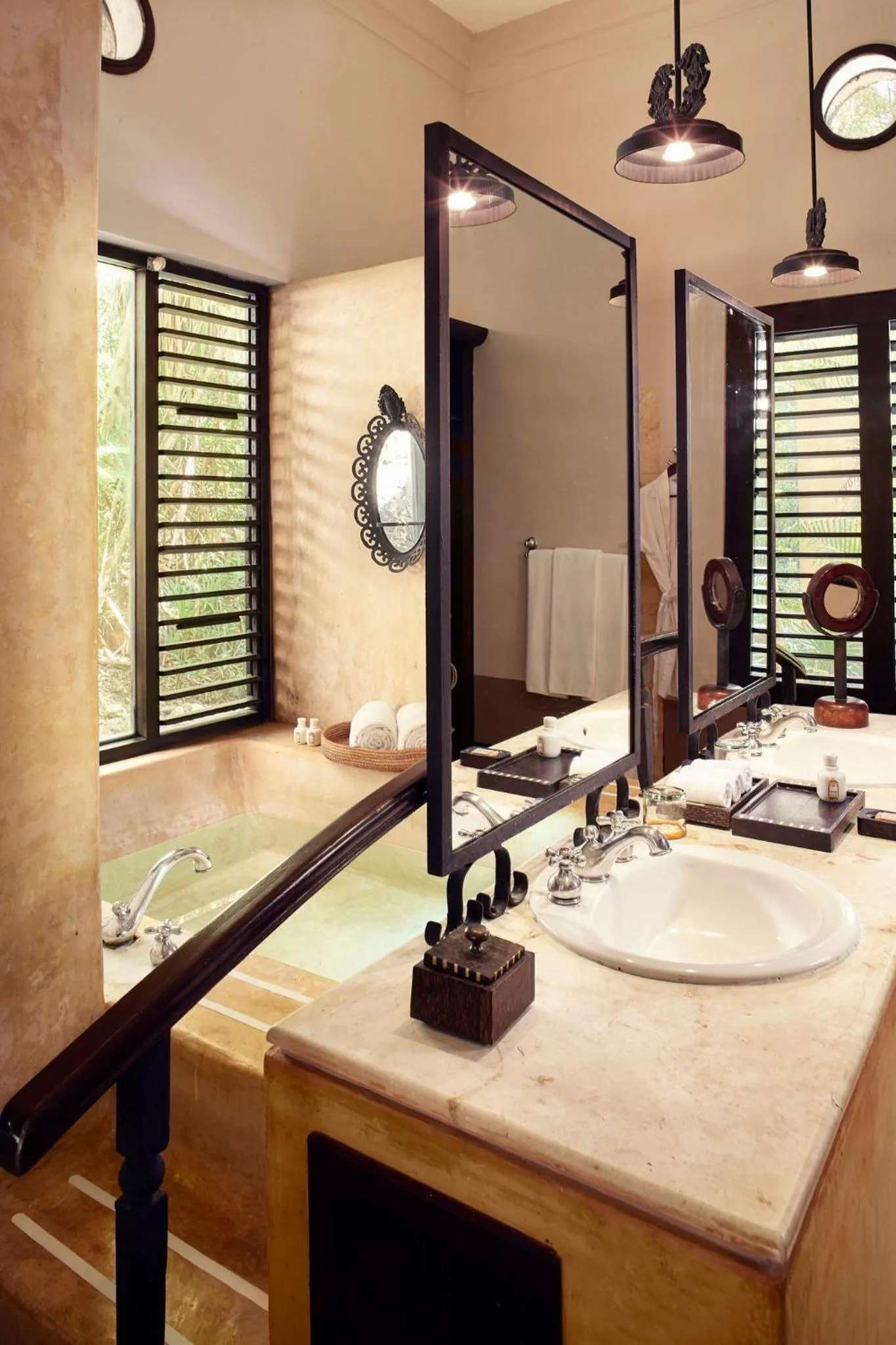 Photo of the whole room in Hacienda Uayamon