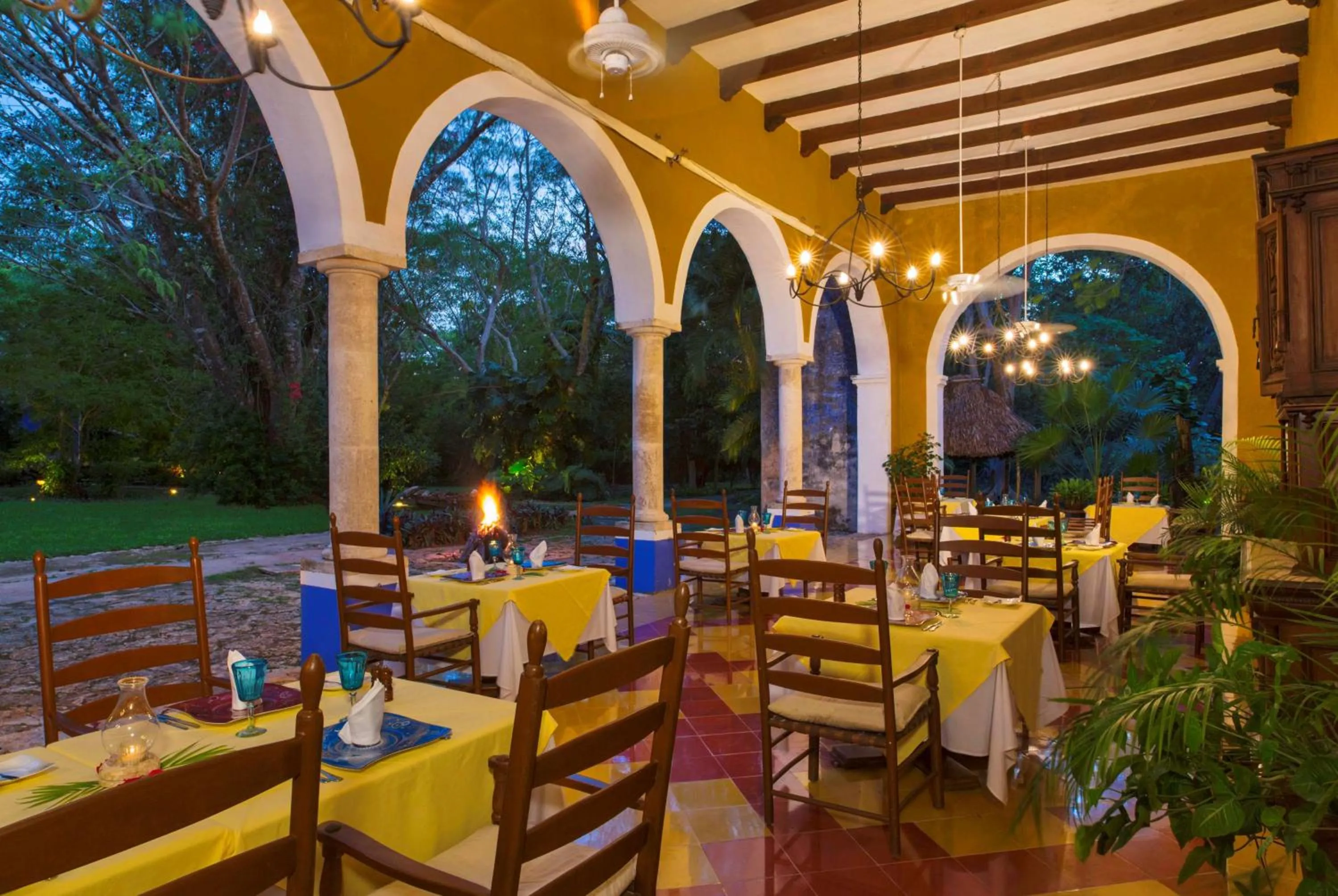 Restaurant/places to eat in Hacienda San Jose Cholul