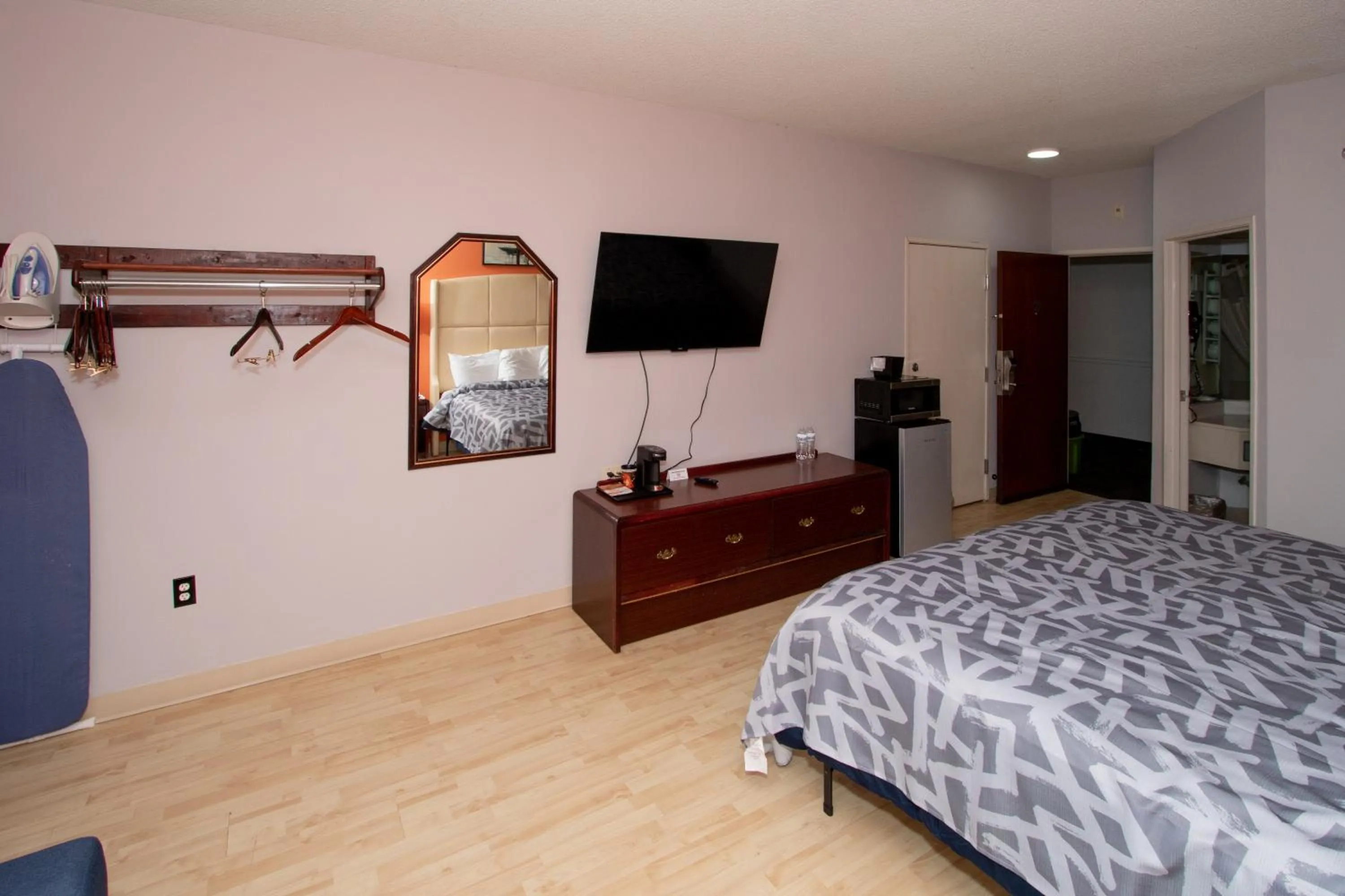 Bed in Scottish Inns & Suites - North Hershey