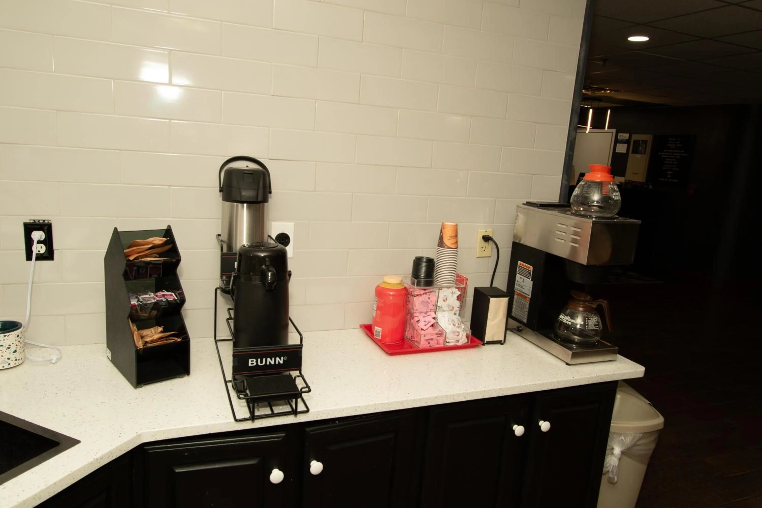 Coffee/tea facilities in Scottish Inns & Suites - North Hershey
