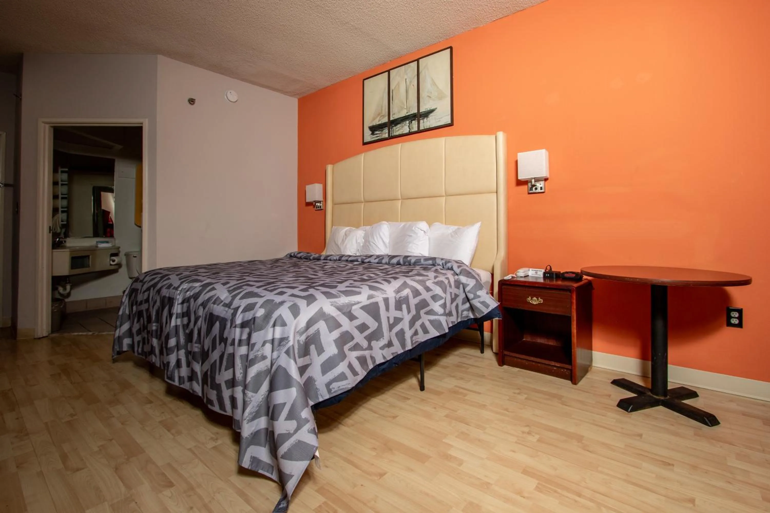 Bedroom, Bed in Scottish Inns & Suites - North Hershey