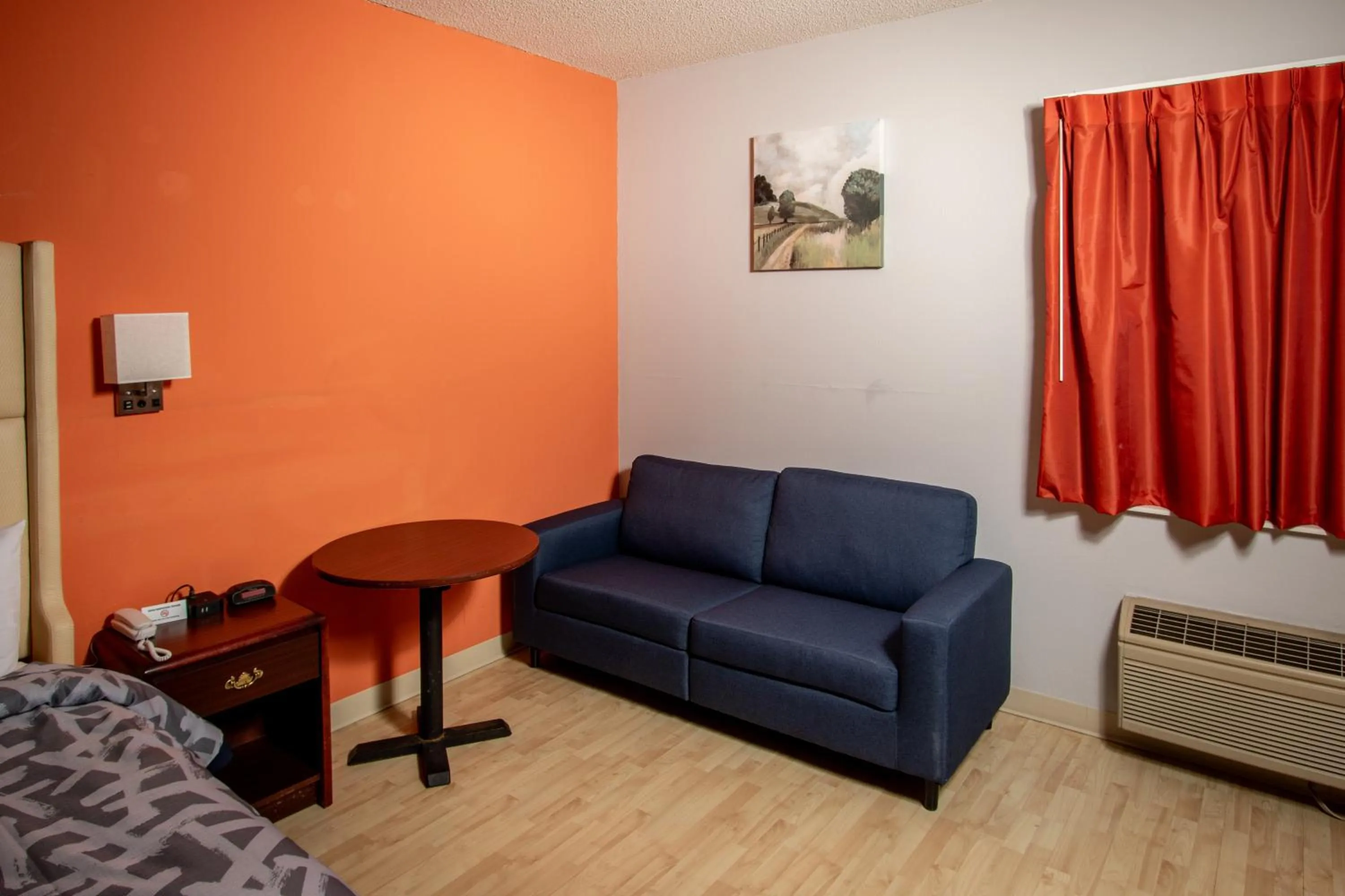 Bedroom in Scottish Inns & Suites - North Hershey