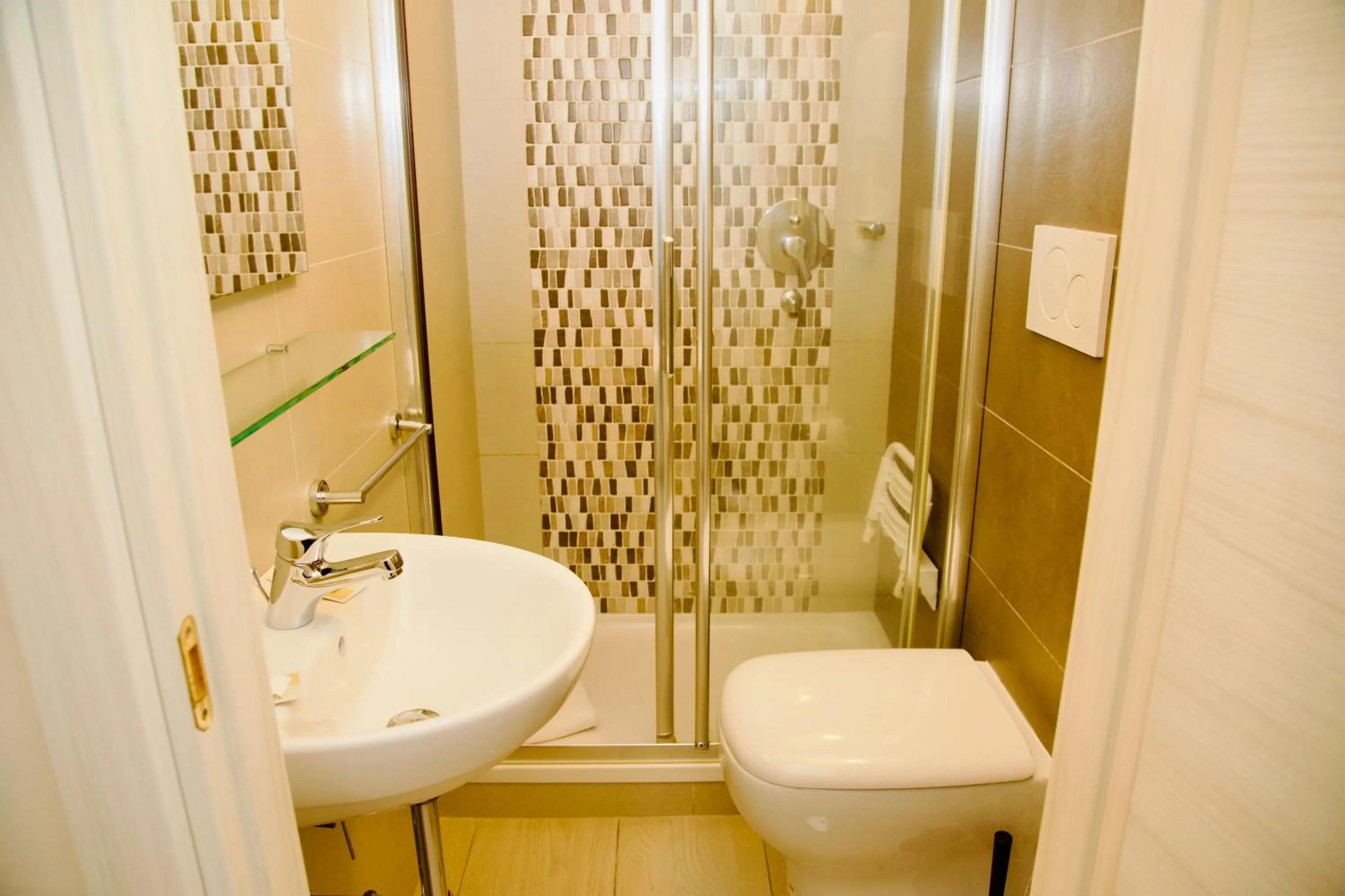 Bathroom in Albergo Marechiaro