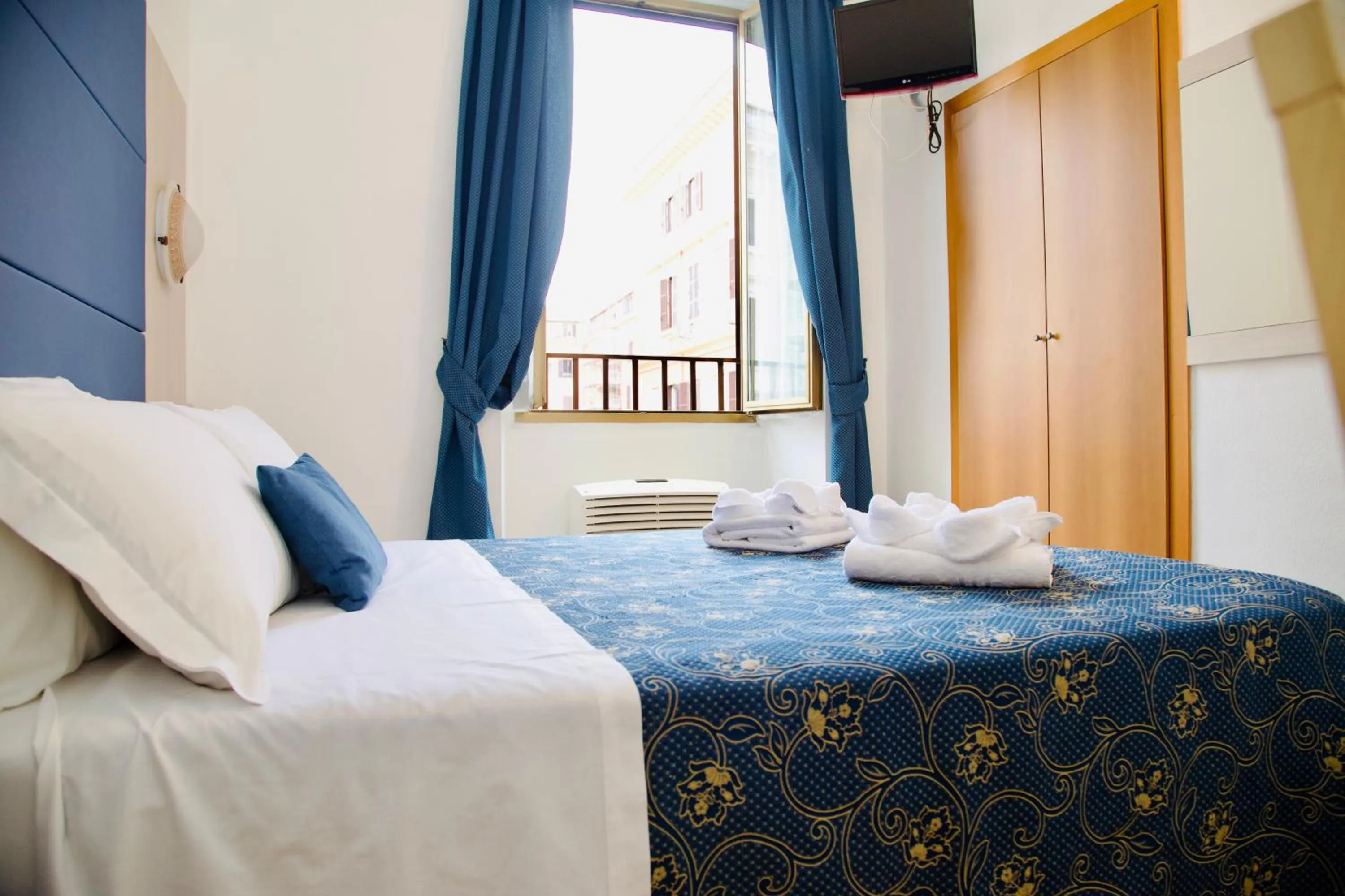 Bed in Albergo Marechiaro