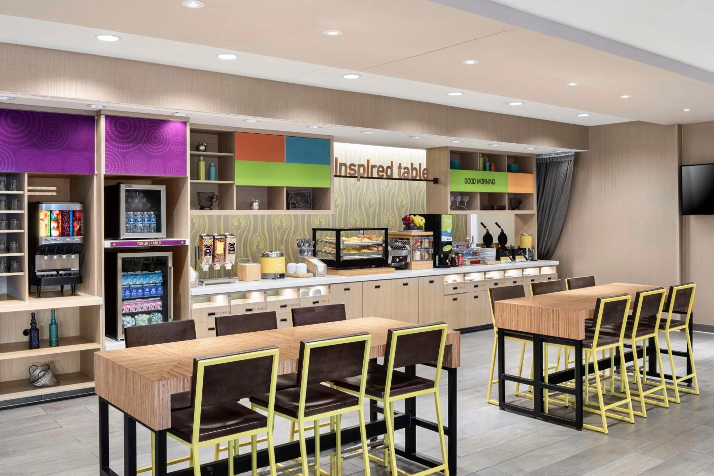 Breakfast in Home2 Suites by Hilton Rochester Mayo Clinic Area