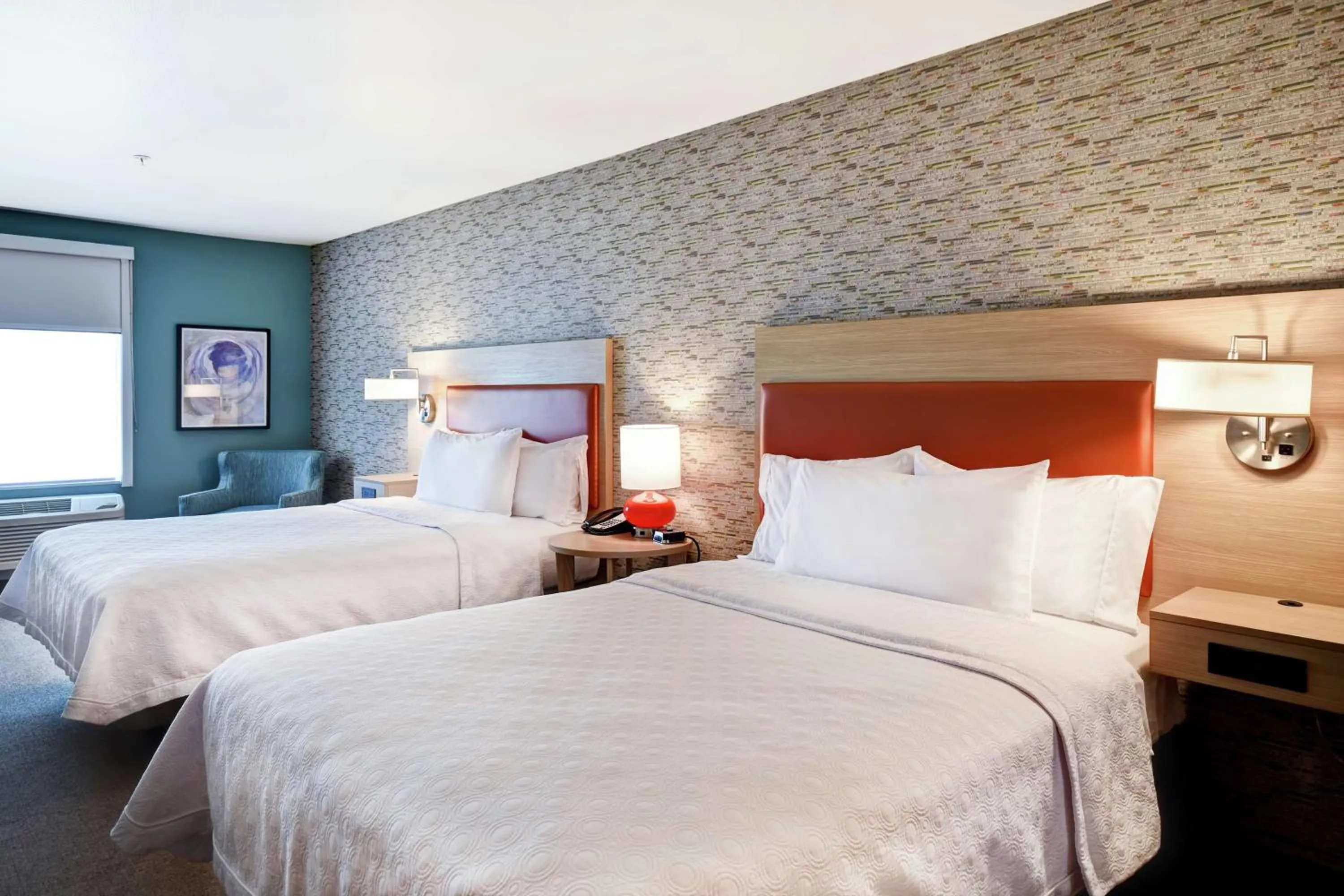 Bed in Home2 Suites by Hilton Victorville