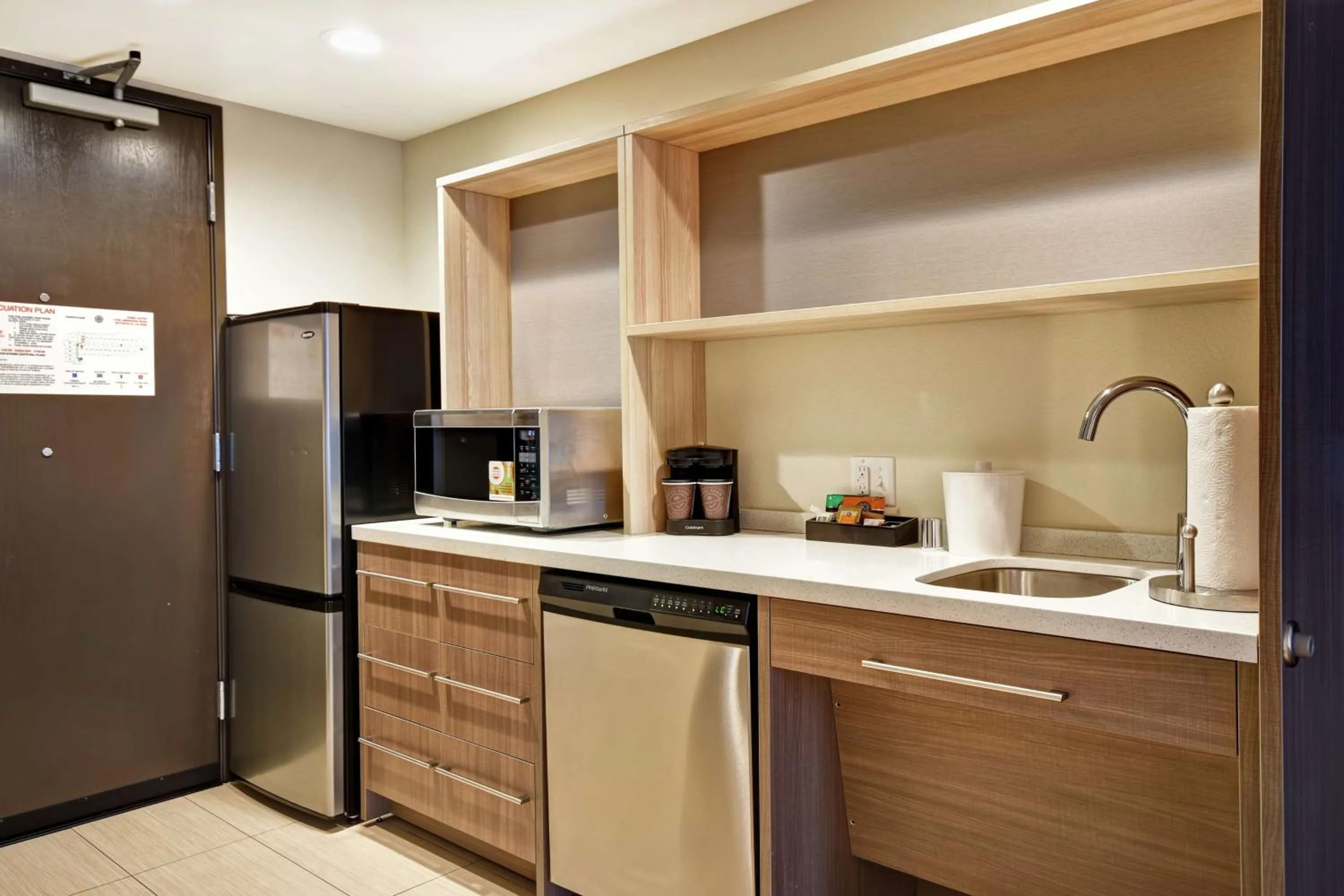 Kitchen or kitchenette in Home2 Suites by Hilton Victorville